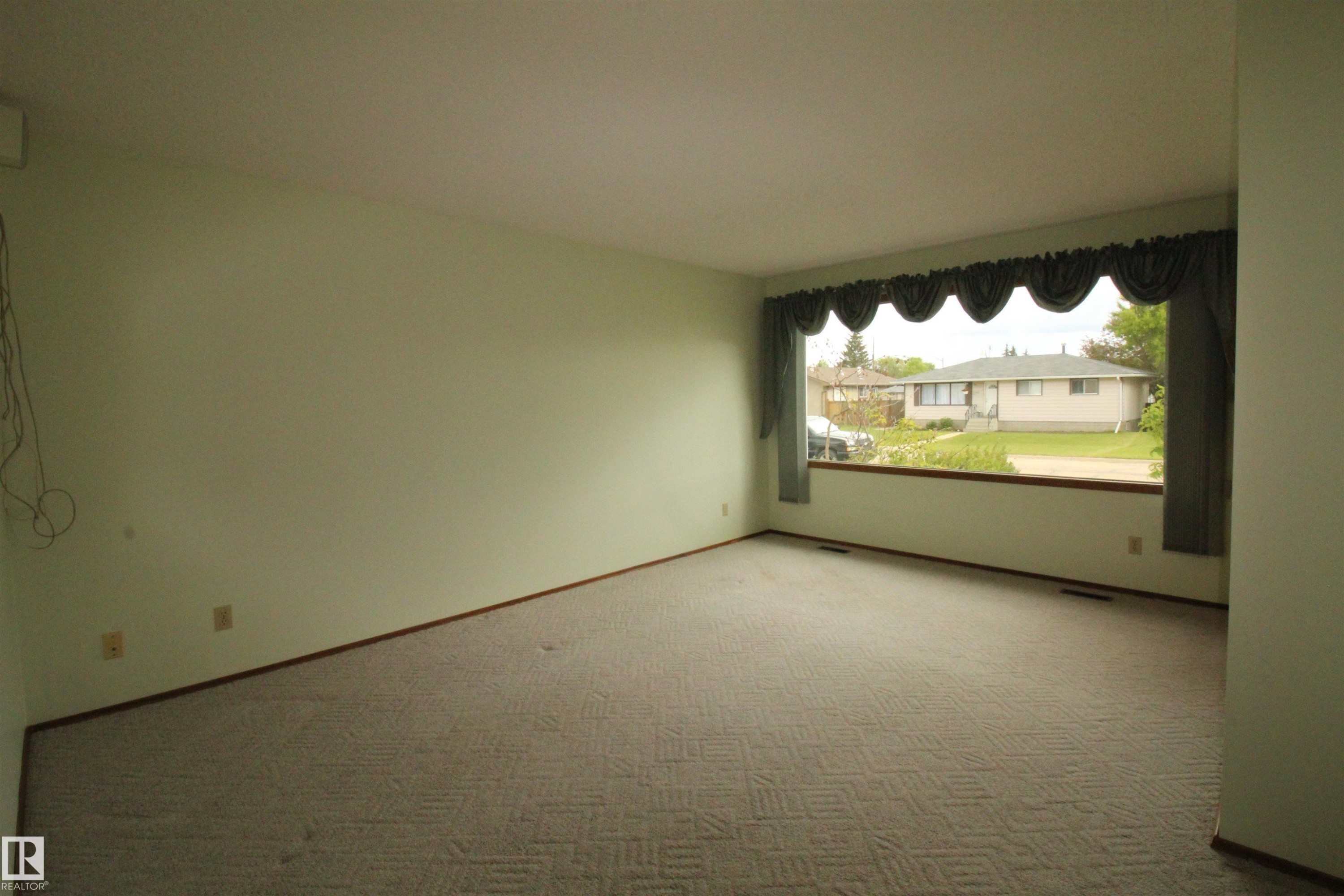 5504 56 Street, Barrhead, AB