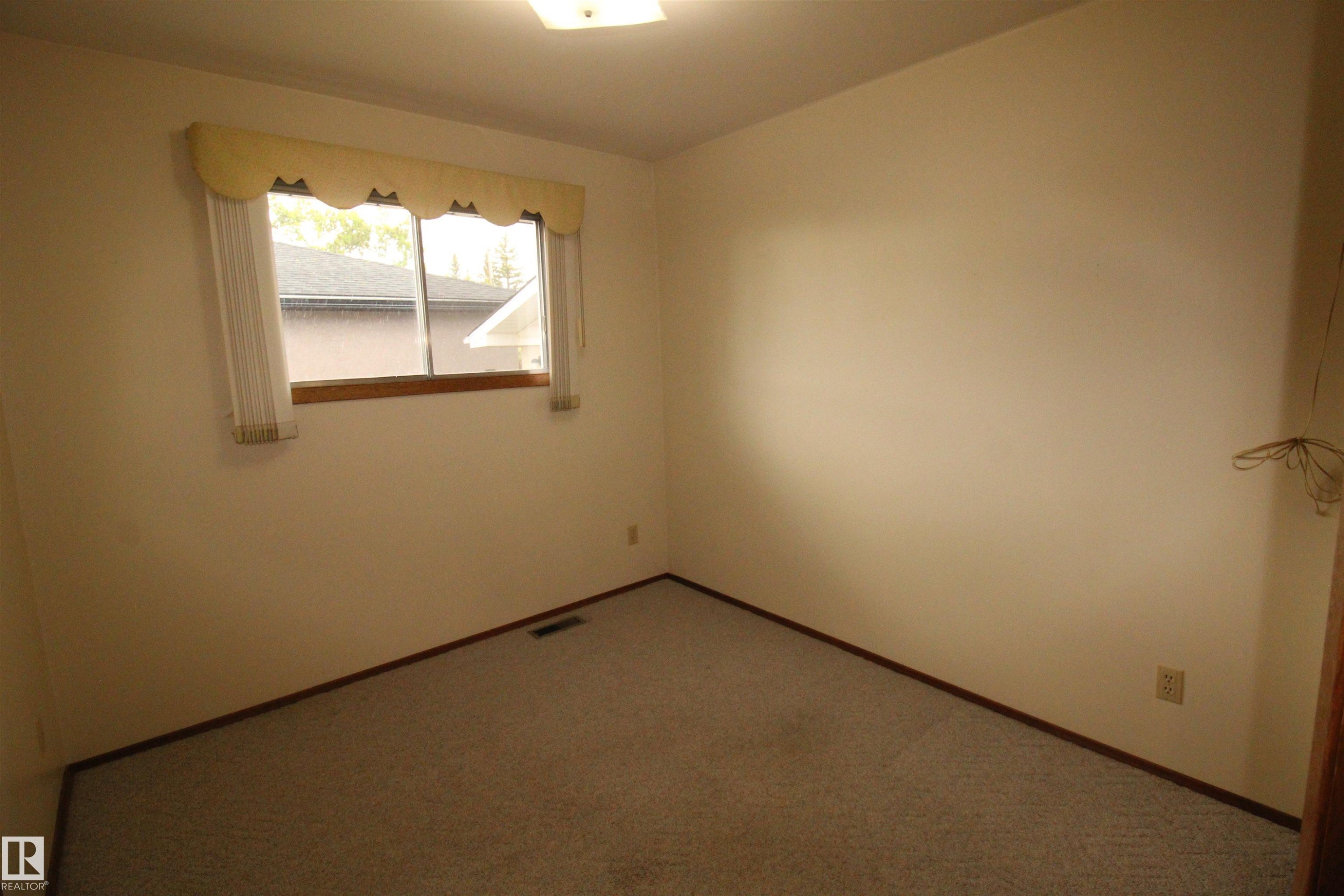 5504 56 Street, Barrhead, AB
