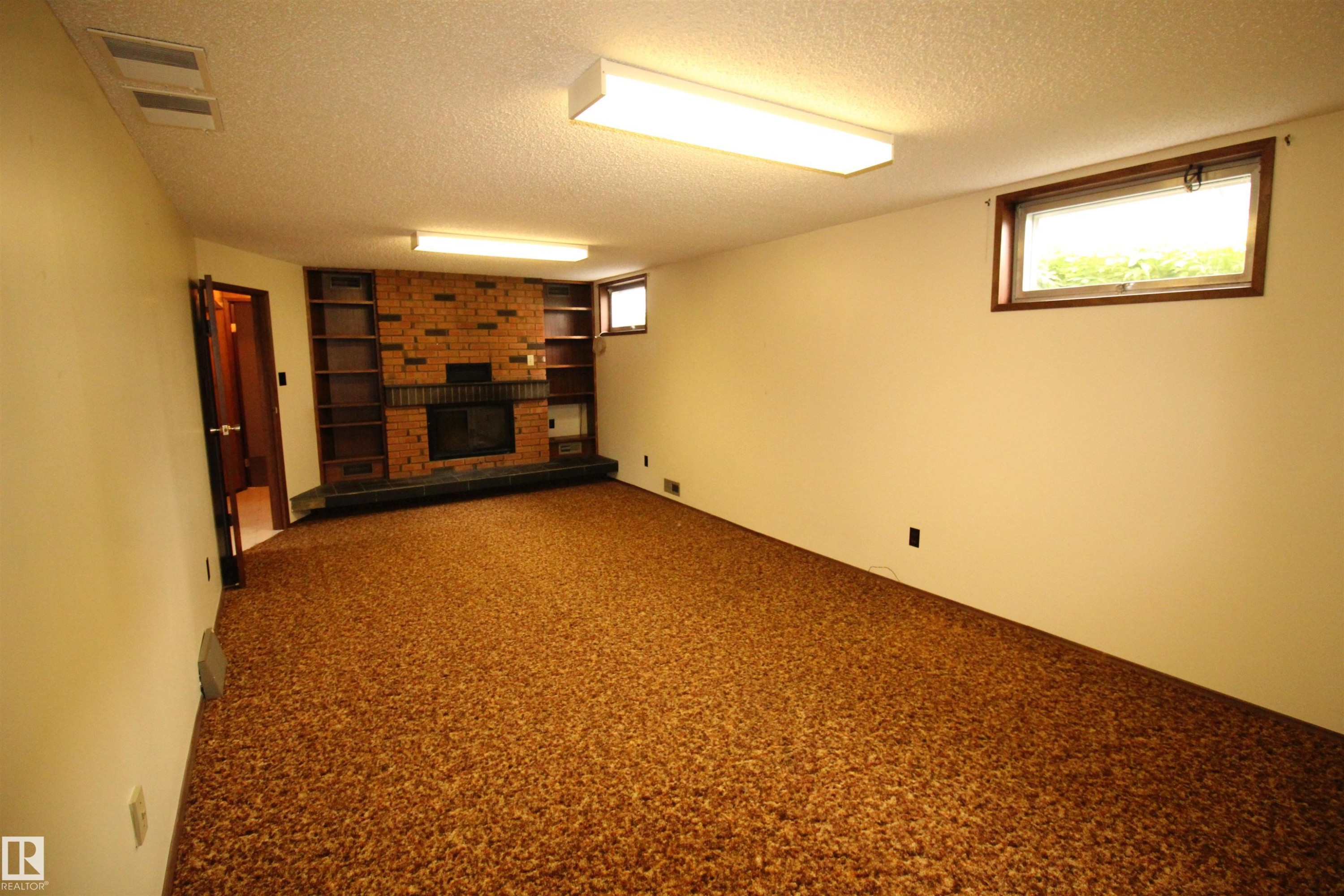 5504 56 Street, Barrhead, AB