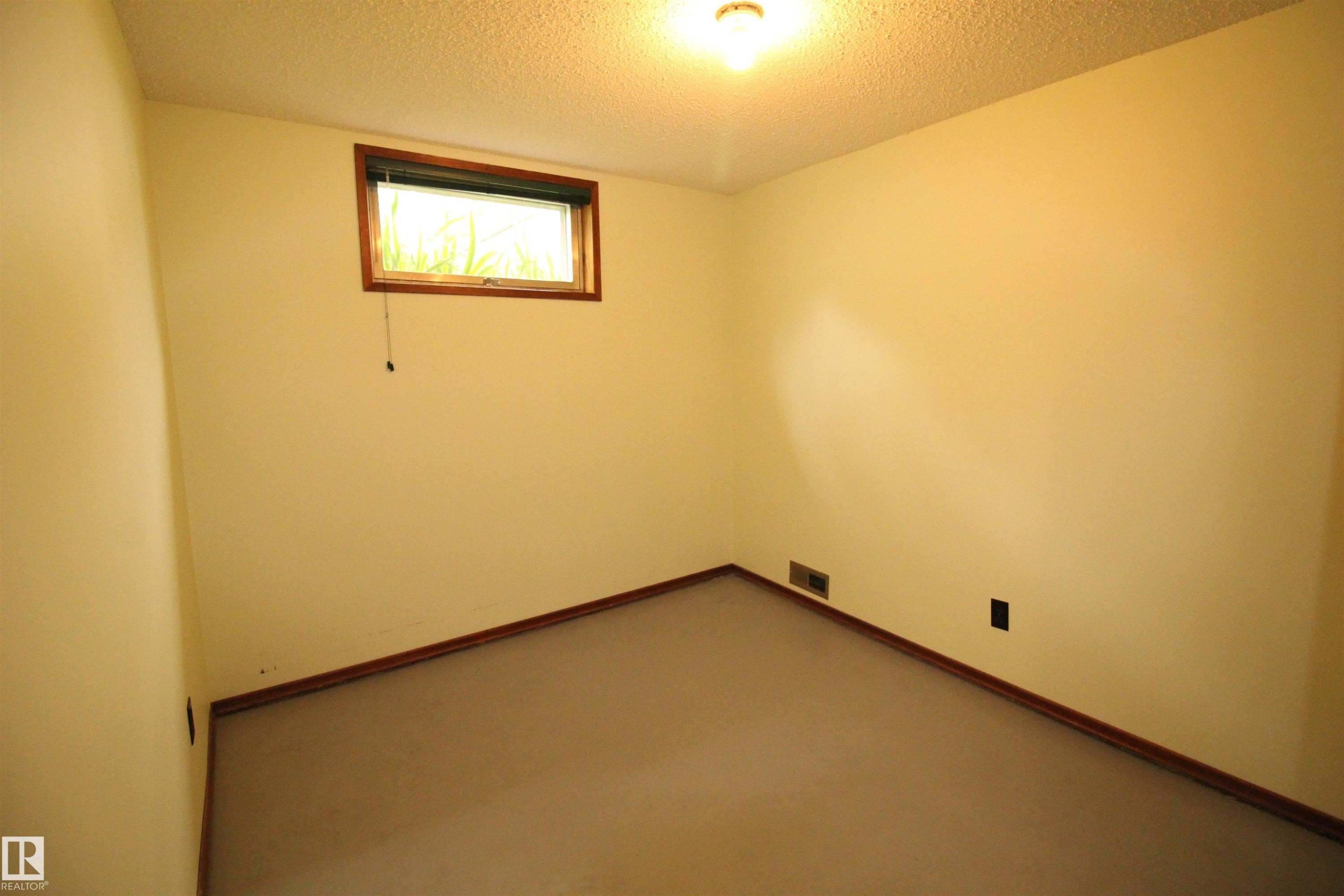 5504 56 Street, Barrhead, AB