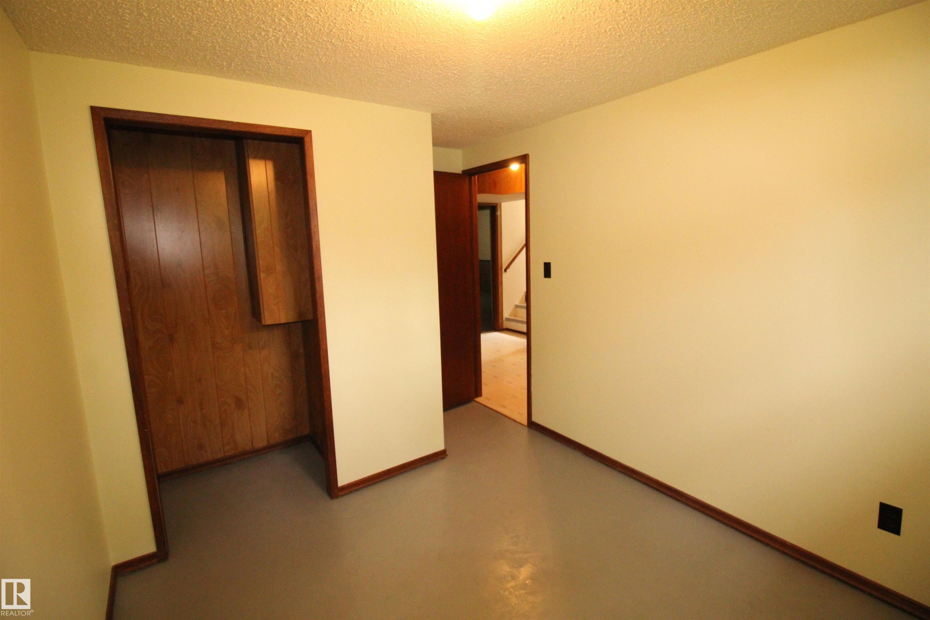 5504 56 Street, Barrhead, AB