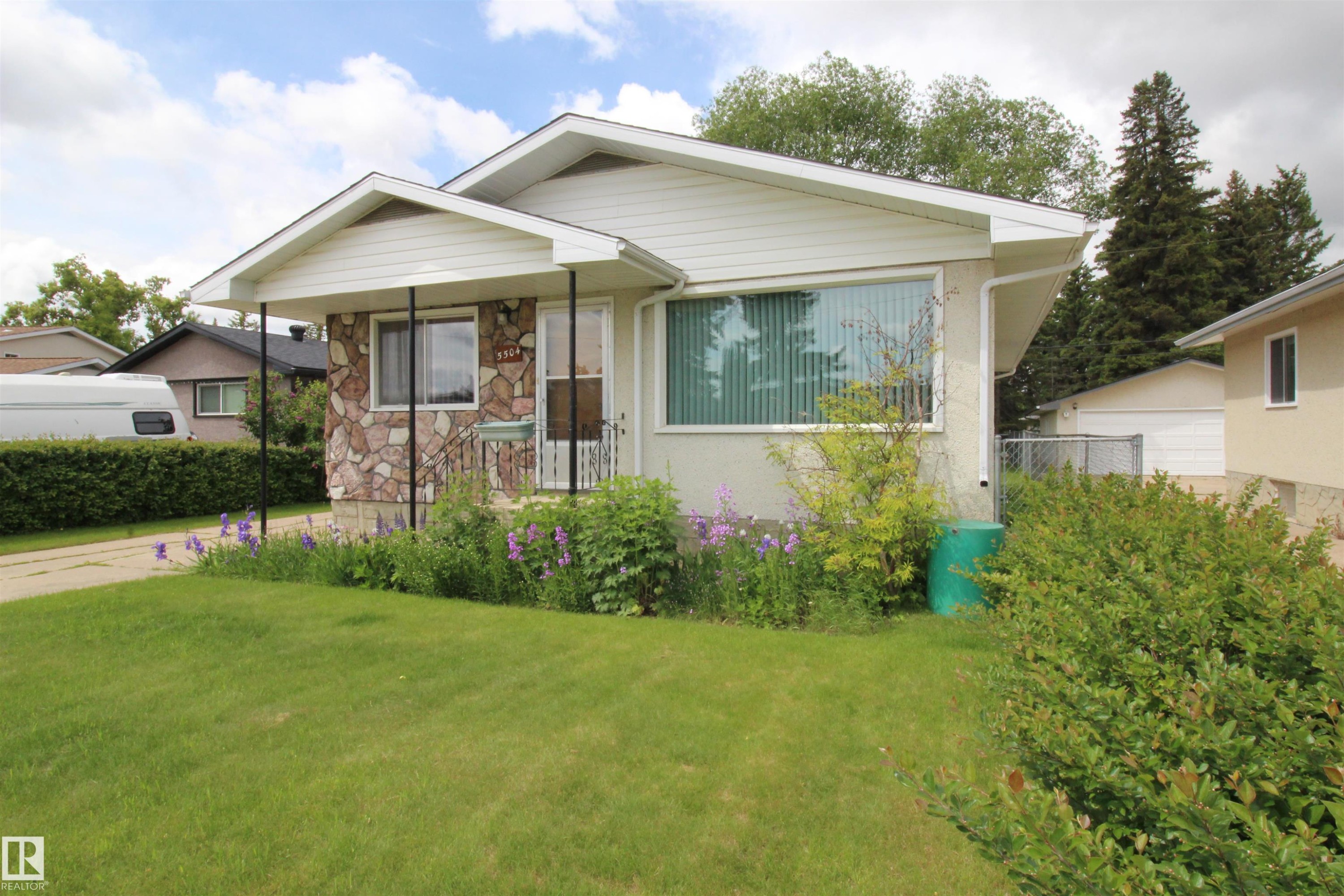 5504 56 Street, Barrhead, AB