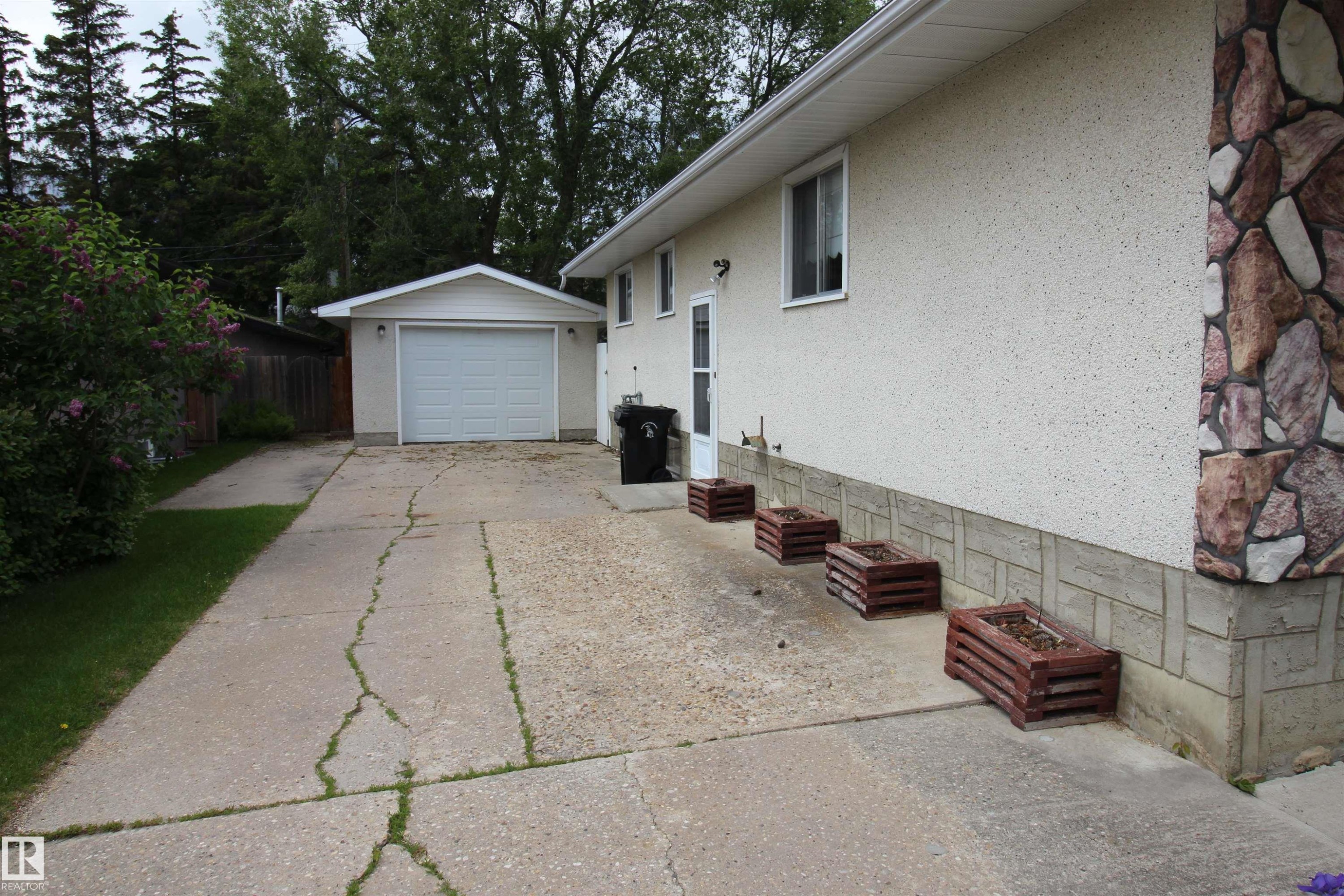 5504 56 Street, Barrhead, AB