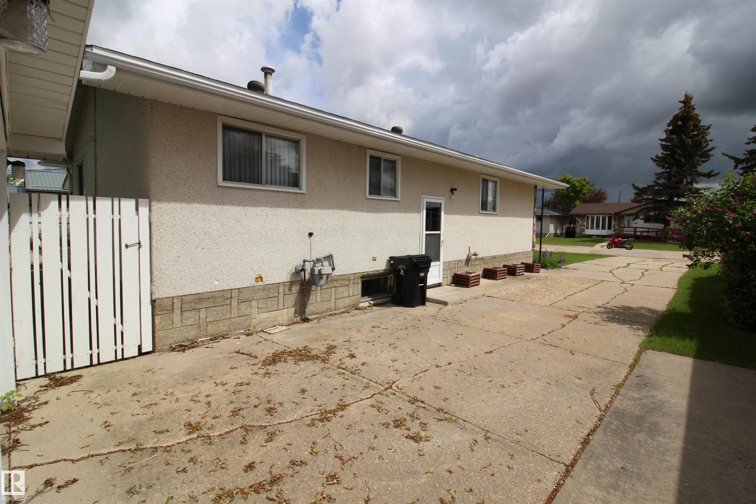 5504 56 Street, Barrhead, AB