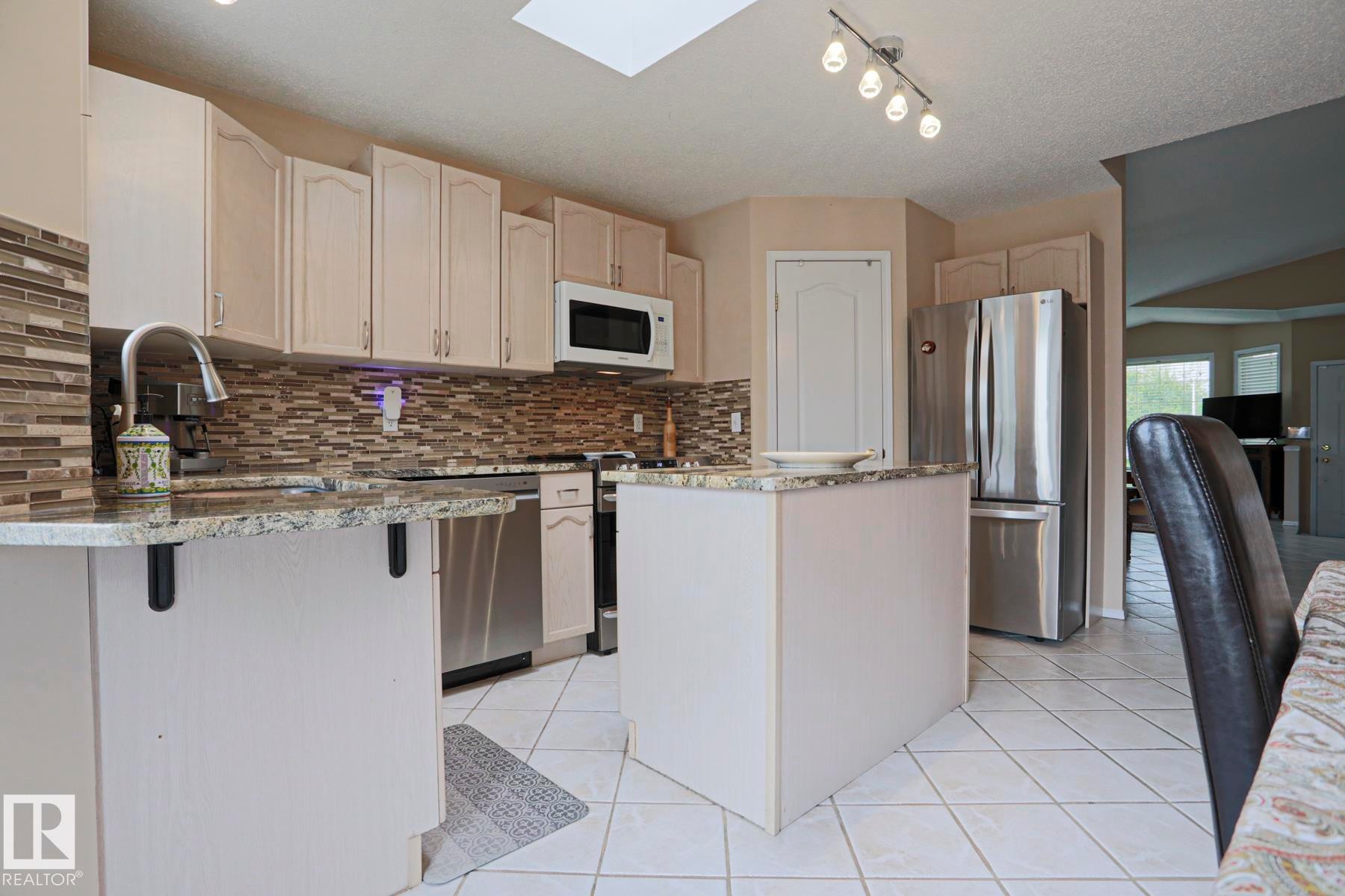 7716 154 Avenue, Edmonton, AB