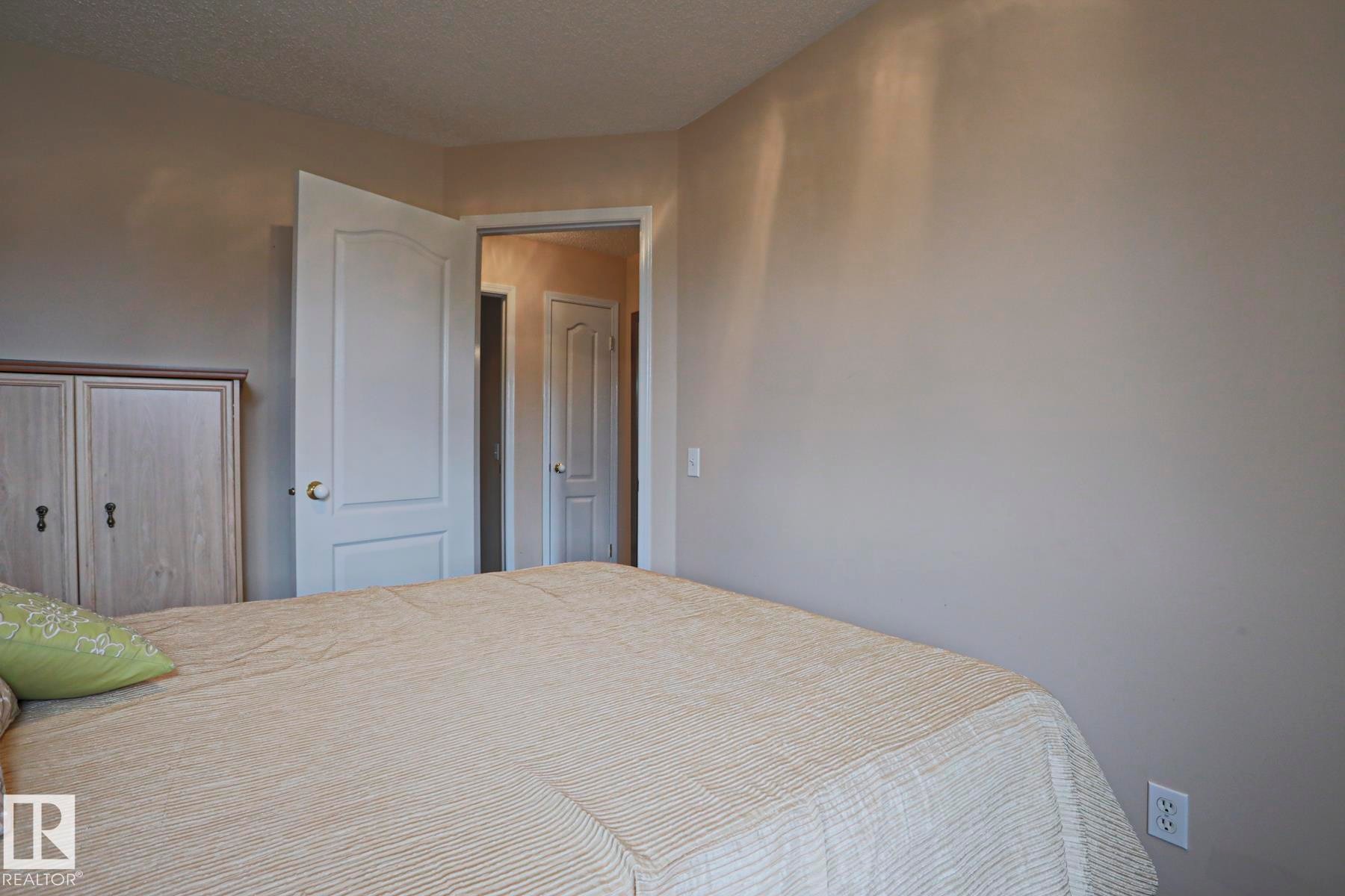 7716 154 Avenue, Edmonton, AB