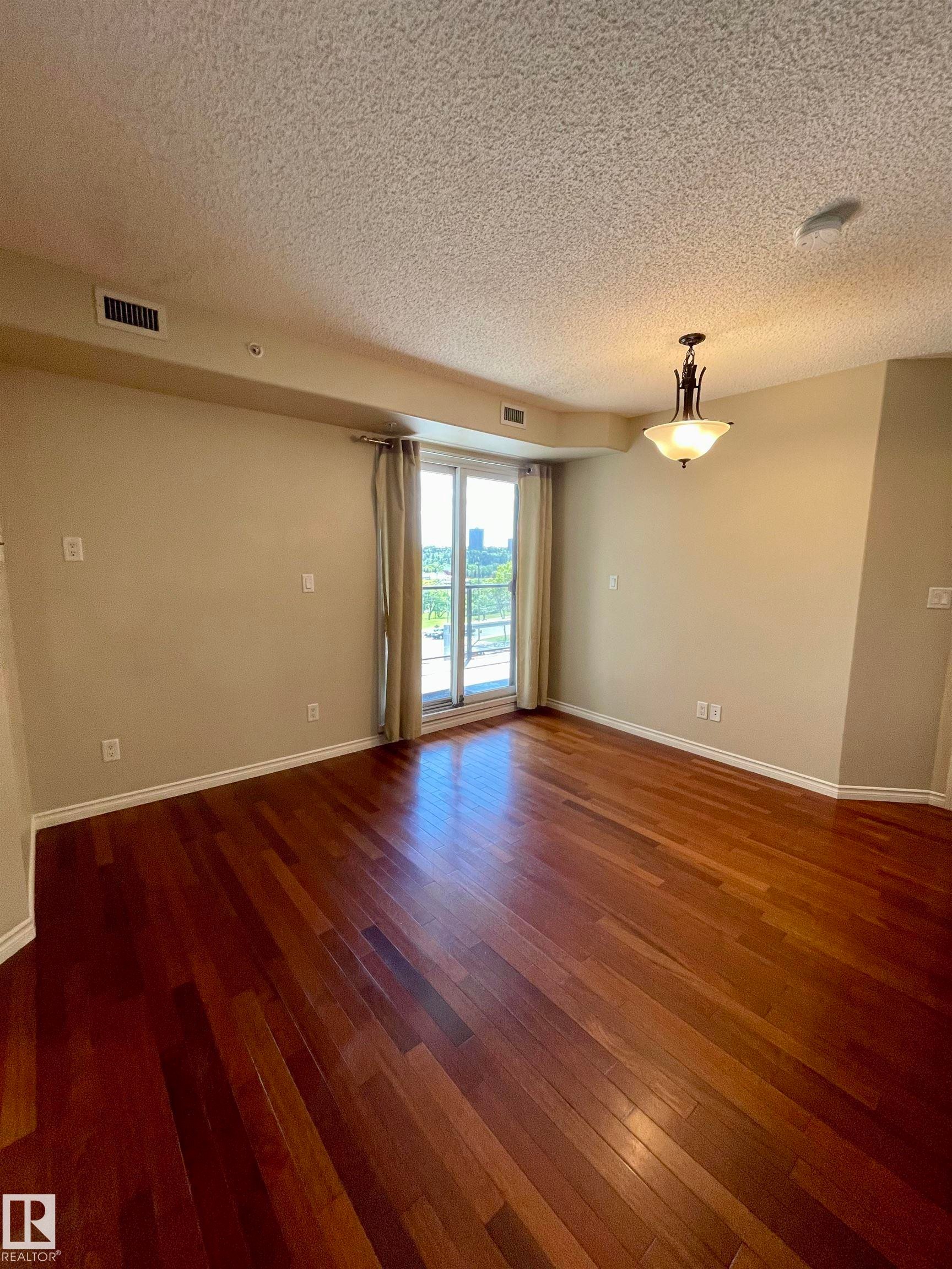 #205 9707 106 St Nw, Edmonton, AB - Indoor Photo Showing Other Room