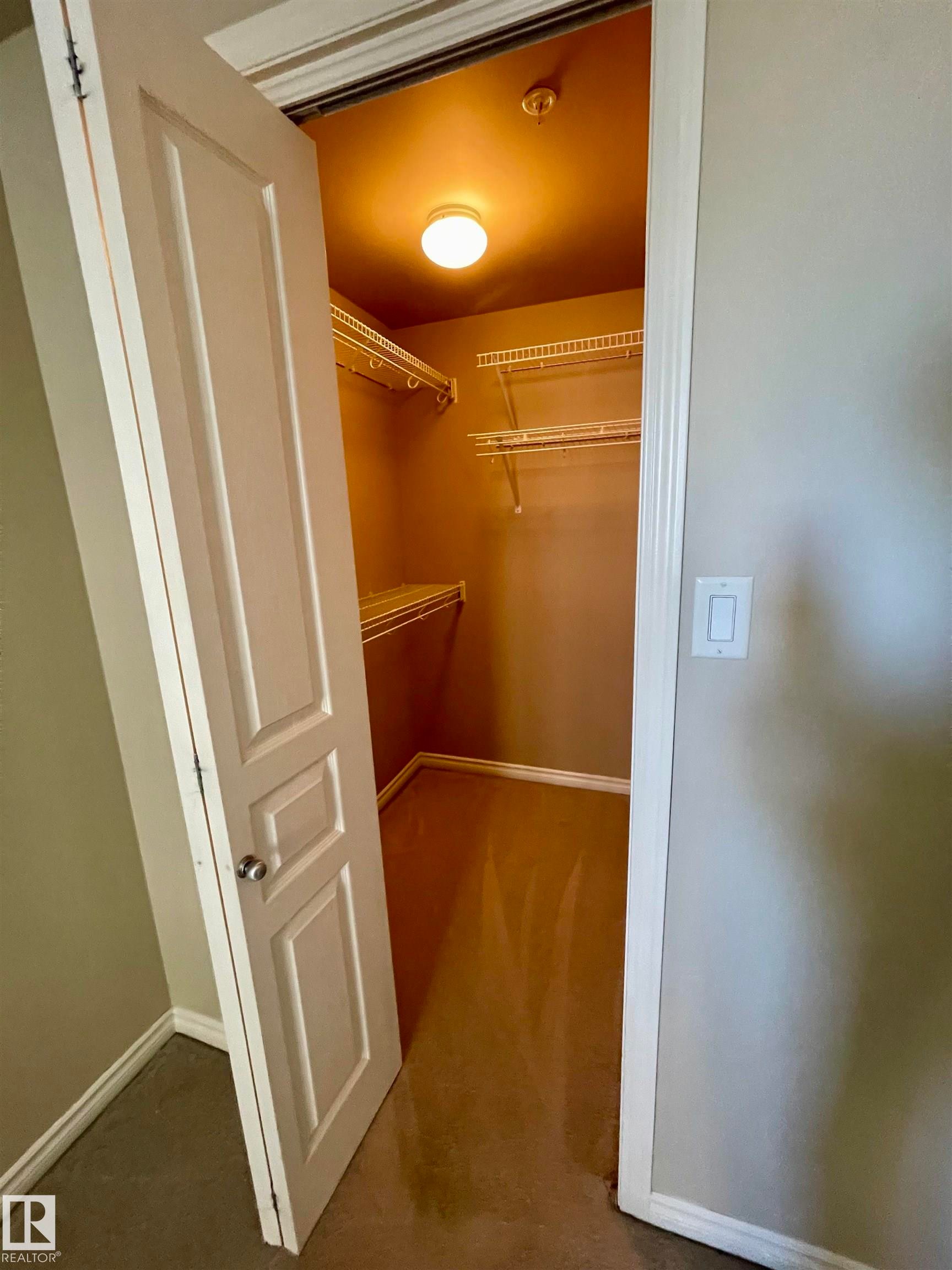 #205 9707 106 St Nw, Edmonton, AB - Indoor Photo Showing Other Room