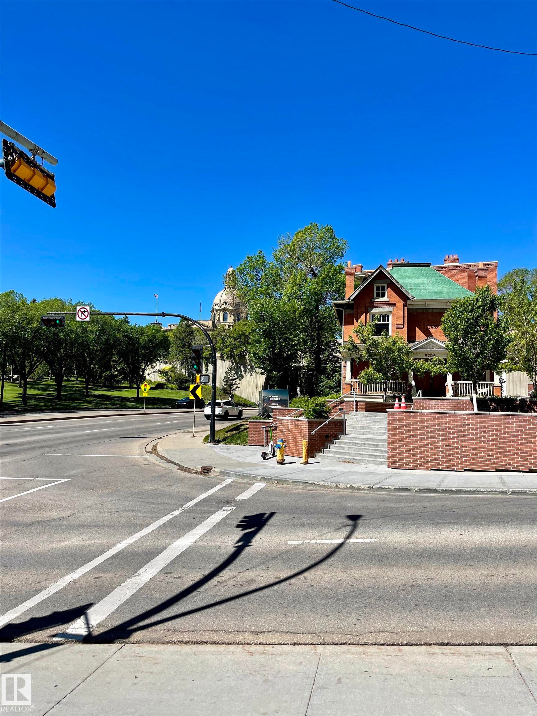 #205 9707 106 St Nw, Edmonton, AB - Outdoor