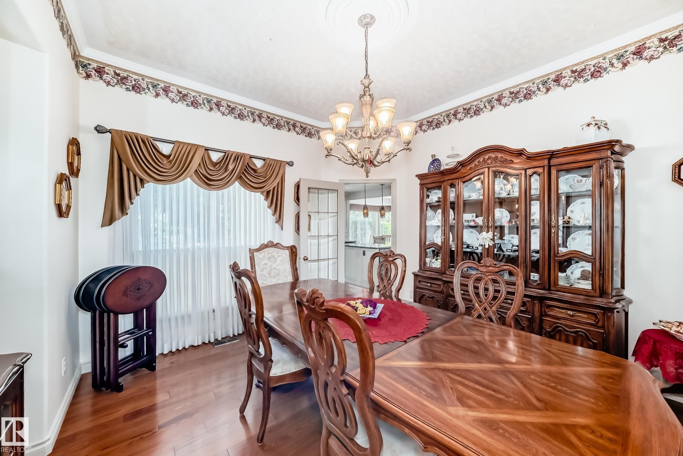 17416 53 Avenue Nw, Edmonton, AB - Indoor Photo Showing Dining Room