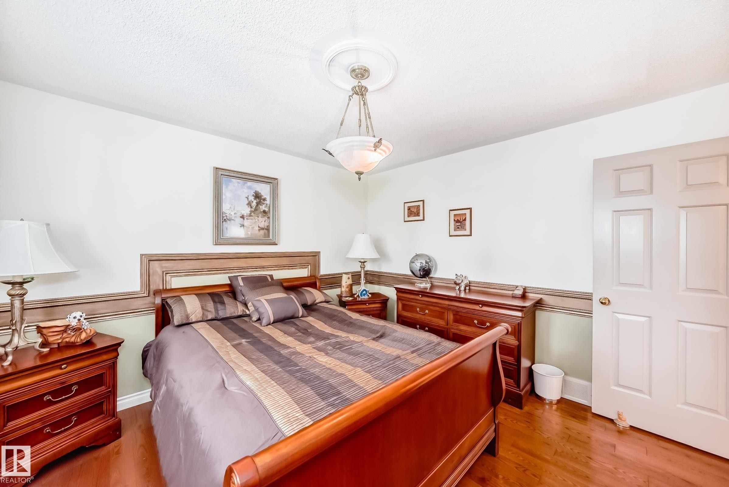 17416 53 Avenue Nw, Edmonton, AB - Indoor Photo Showing Bedroom
