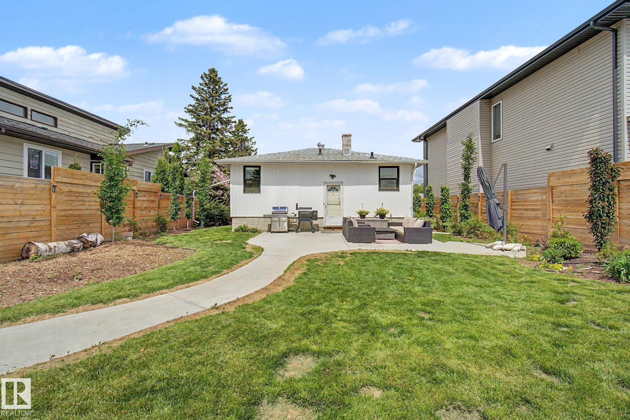 15771 106A Avenue, Edmonton, AB