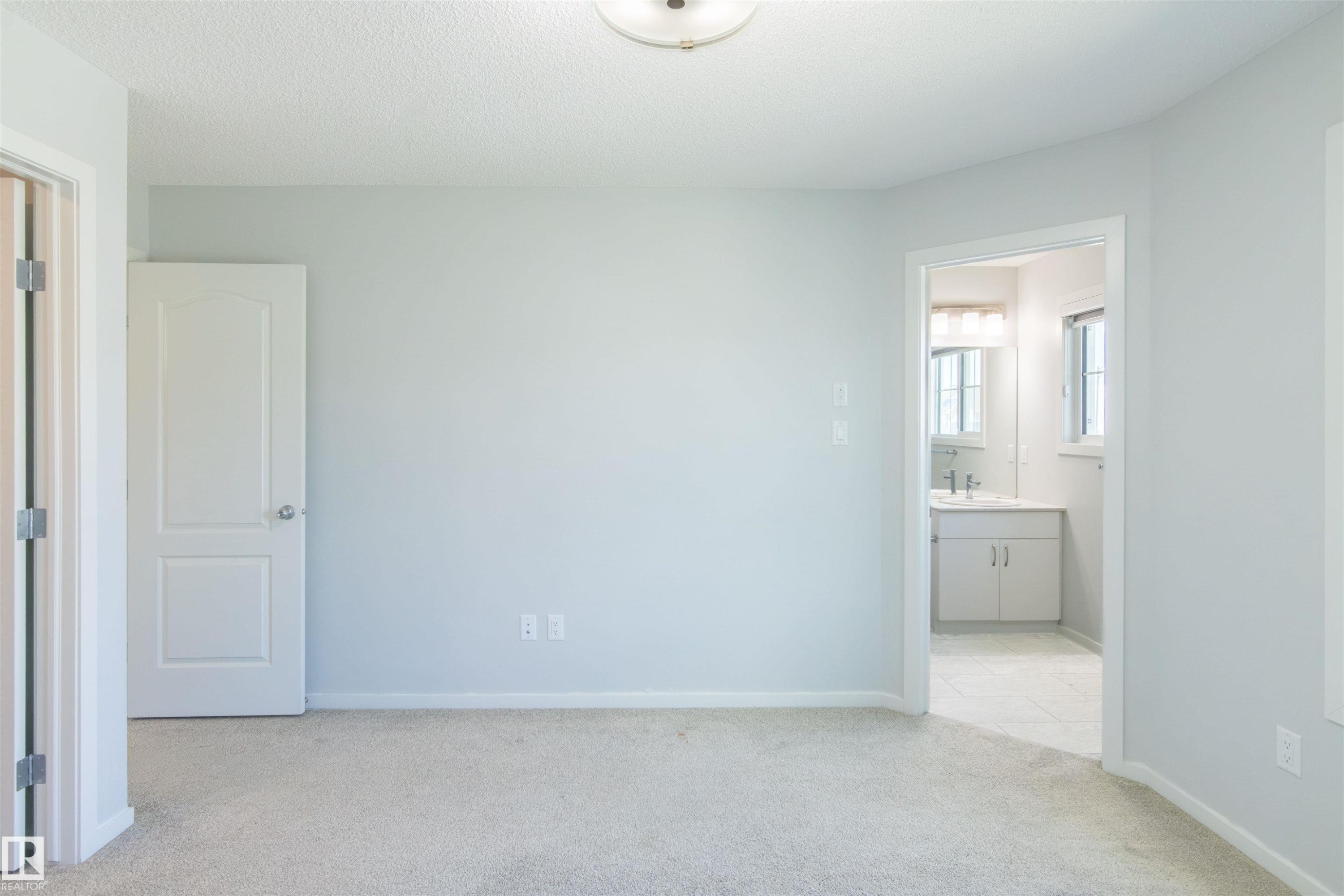 210 Desrochers Boulevard, Edmonton, AB
