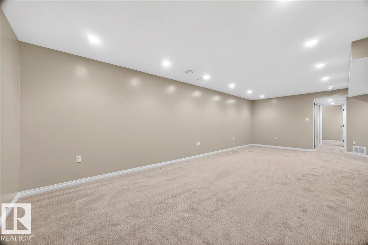 15302 76 Av, Edmonton, AB