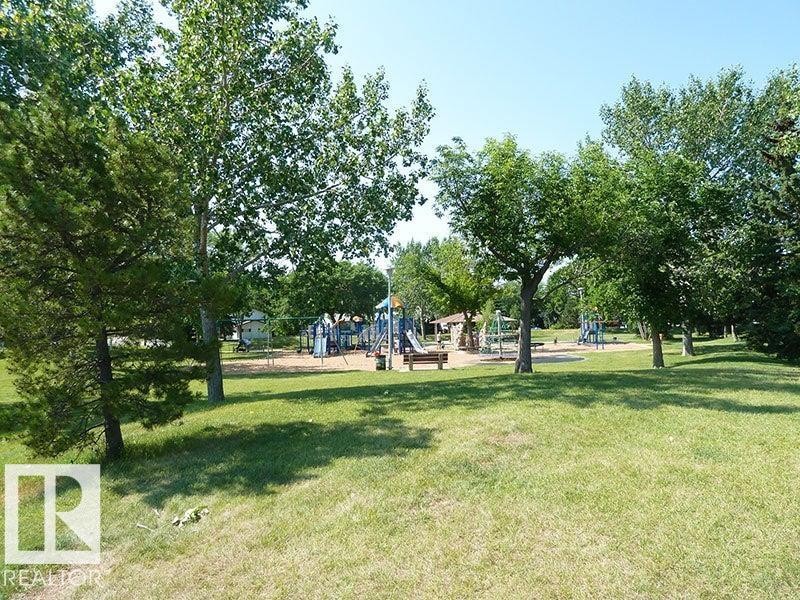 15302 76 Av, Edmonton, AB