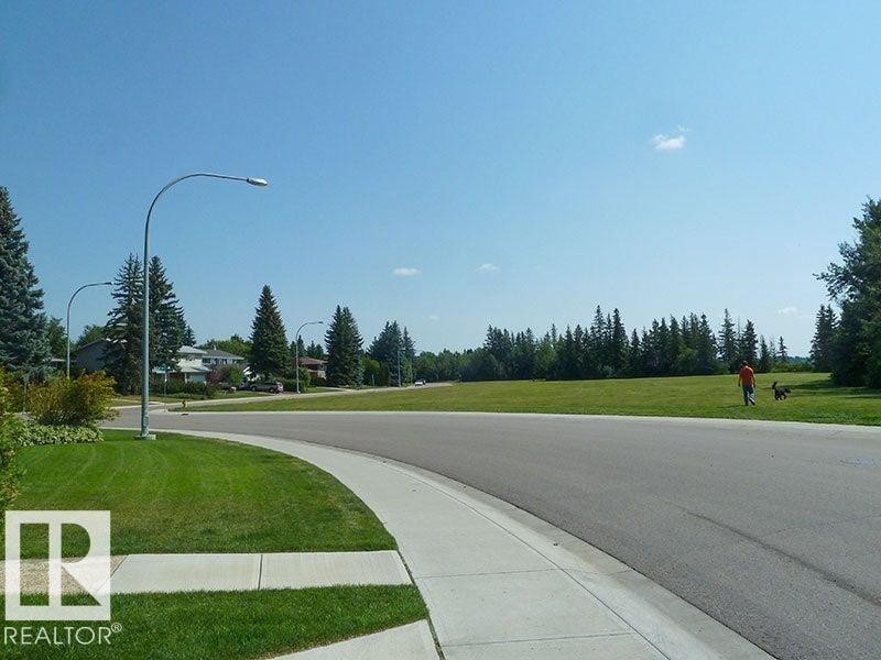 15302 76 Av, Edmonton, AB