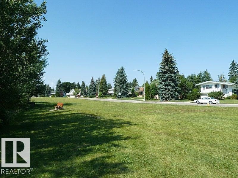 15302 76 Av, Edmonton, AB