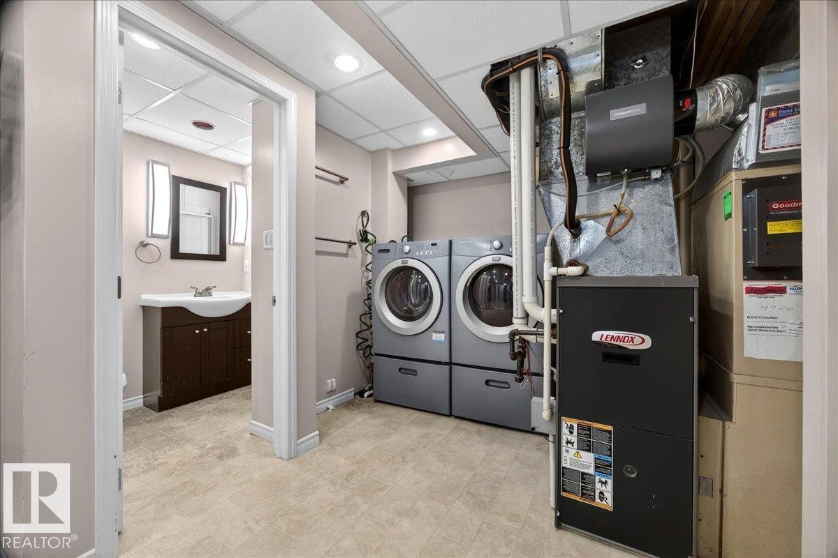 15302 76 Av, Edmonton, AB
