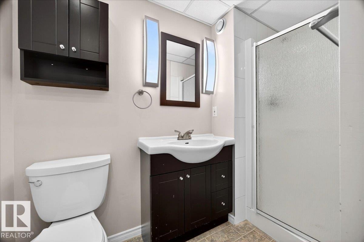 15302 76 Av, Edmonton, AB