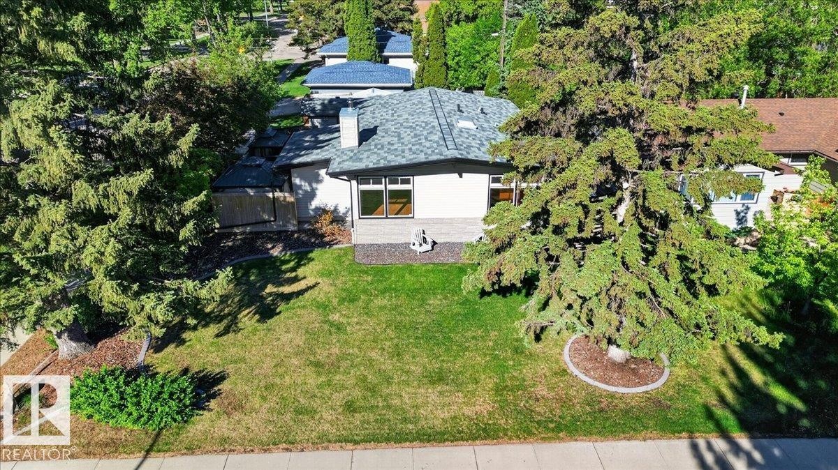 15302 76 Av, Edmonton, AB