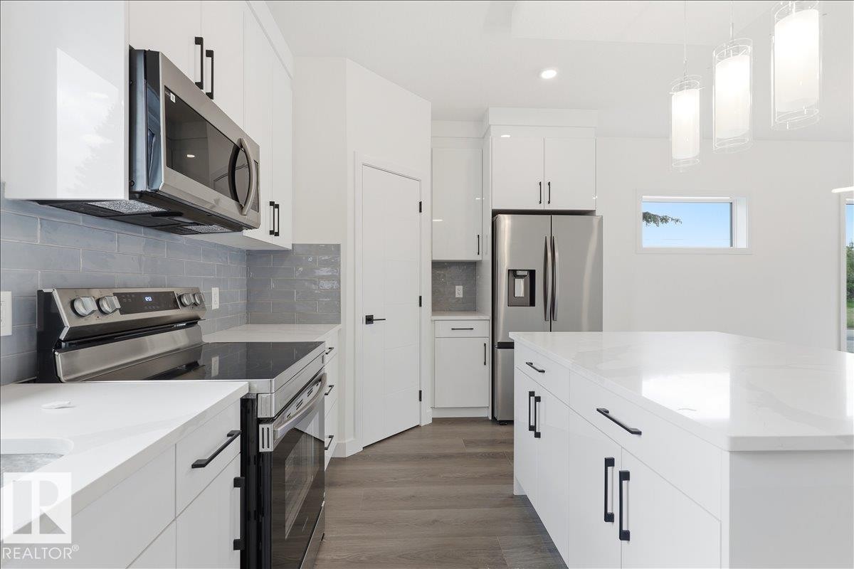 5023 47Ave, Calmar, AB