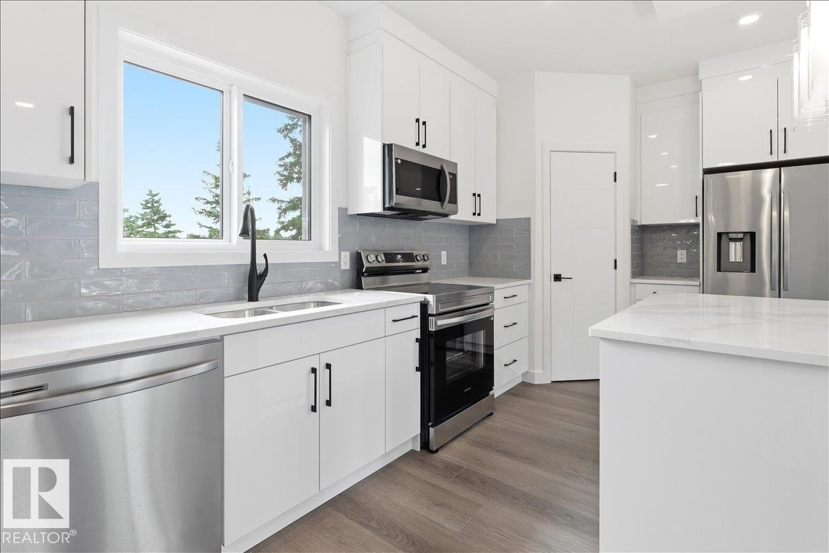 5023 47Ave, Calmar, AB