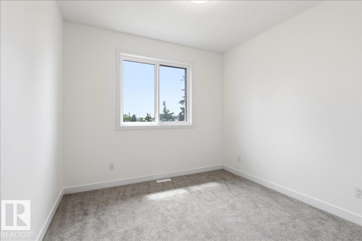 5023 47Ave, Calmar, AB