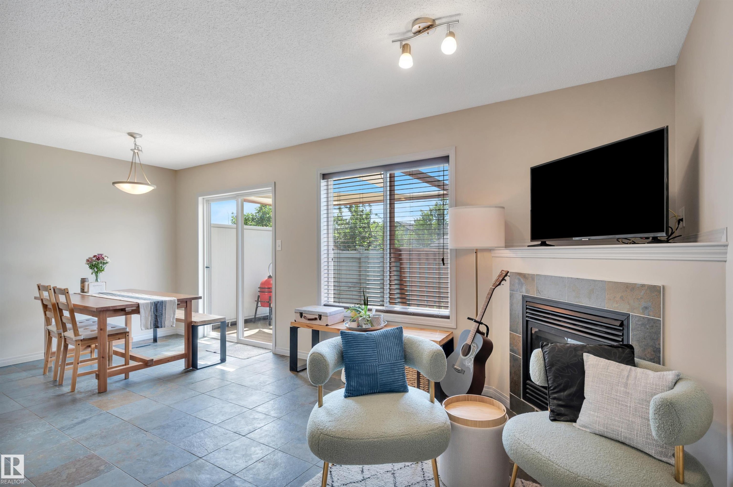 5819 8 Avenue, Edmonton, AB