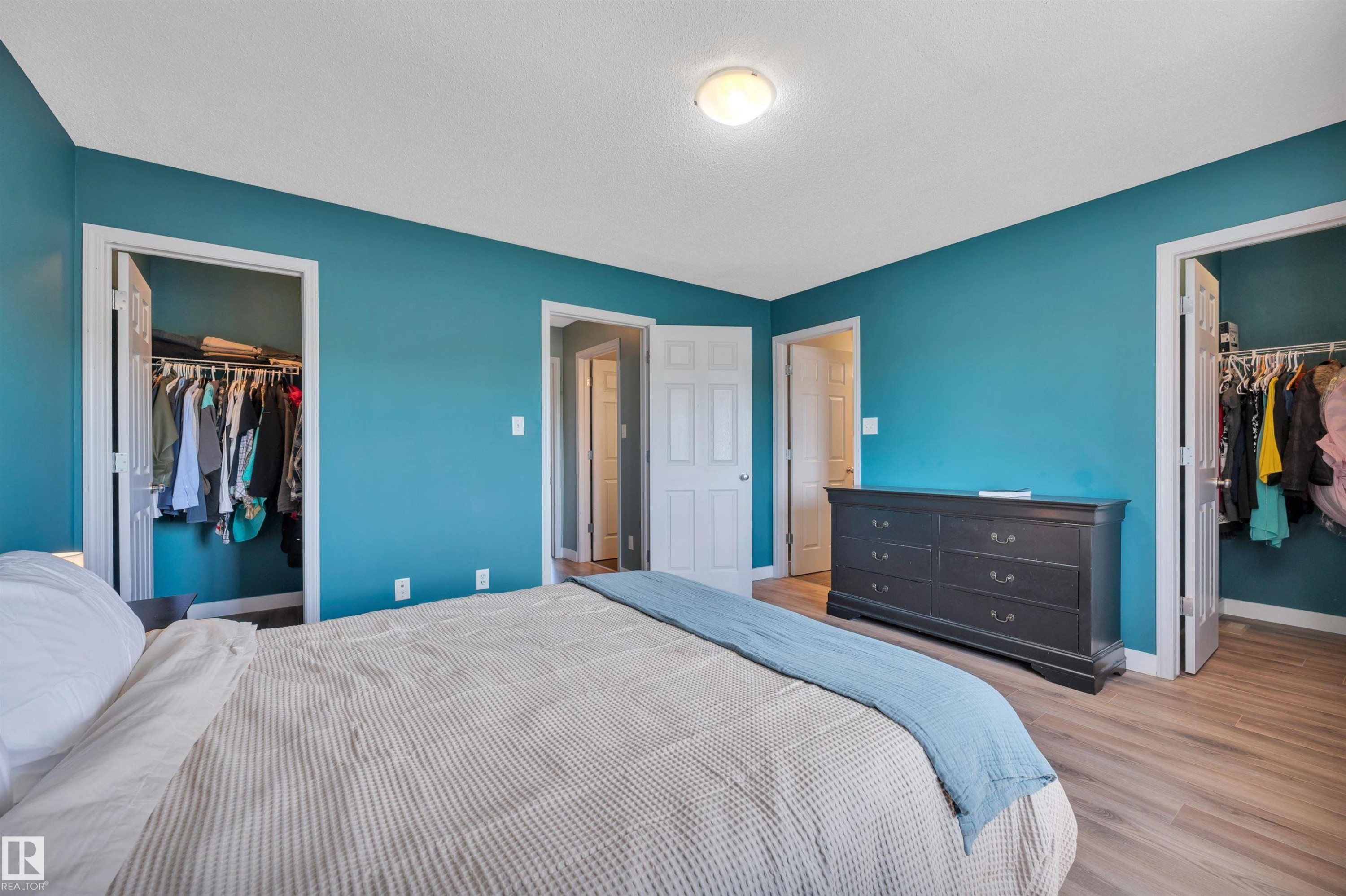 5819 8 Avenue, Edmonton, AB