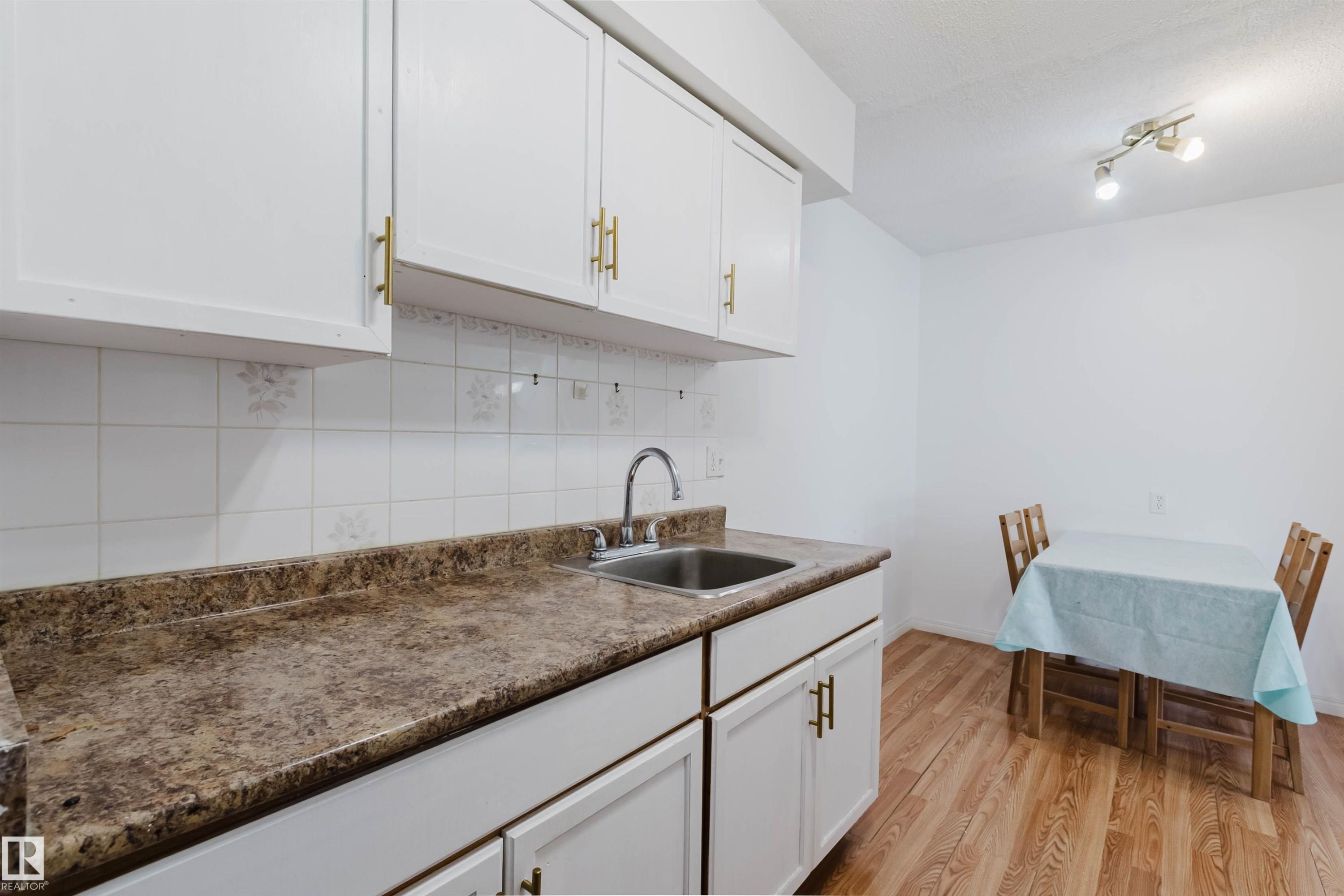 Kitchen - 4 14310 80 Street, Edmonton, AB