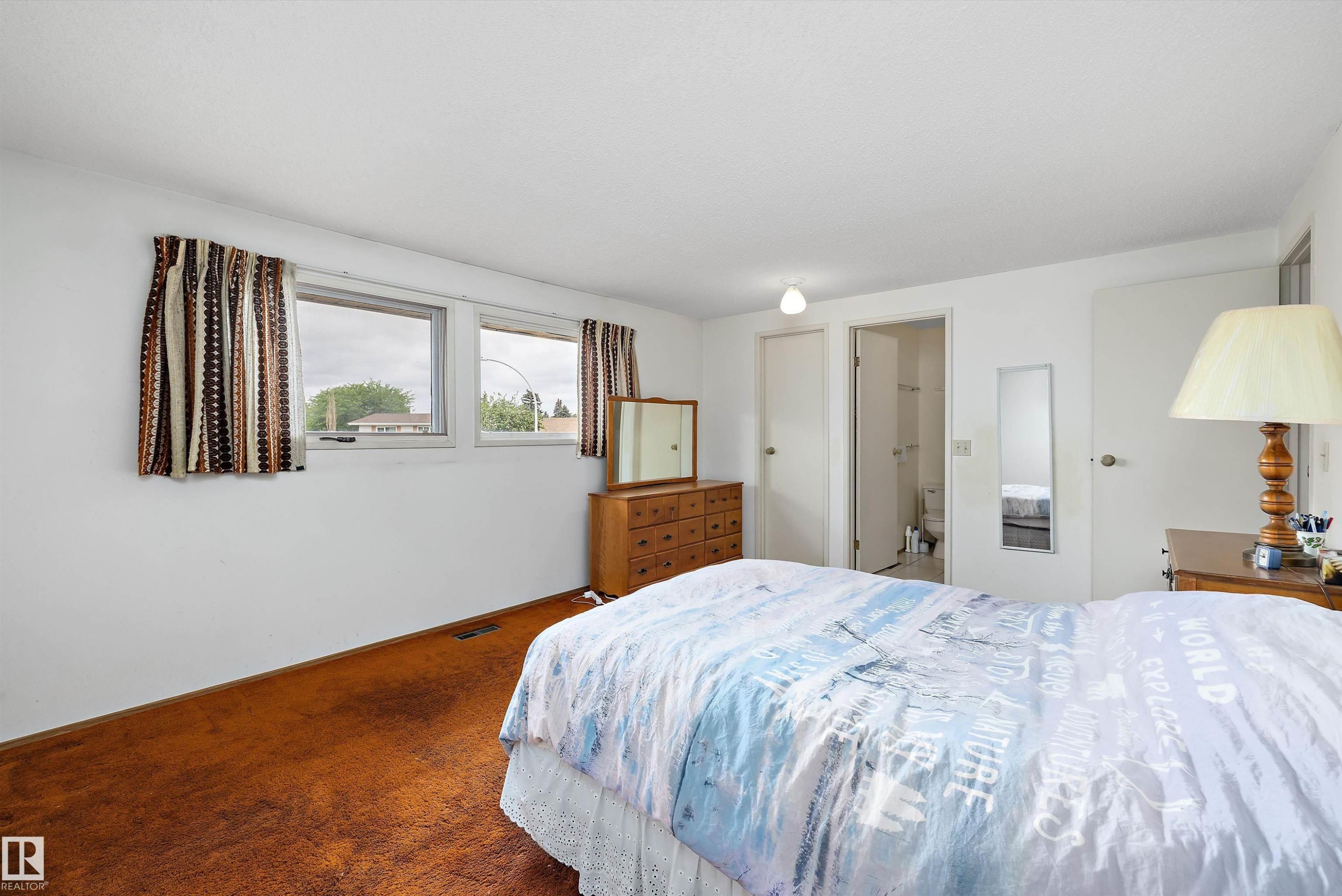 6816 40 Avenue, Edmonton, AB