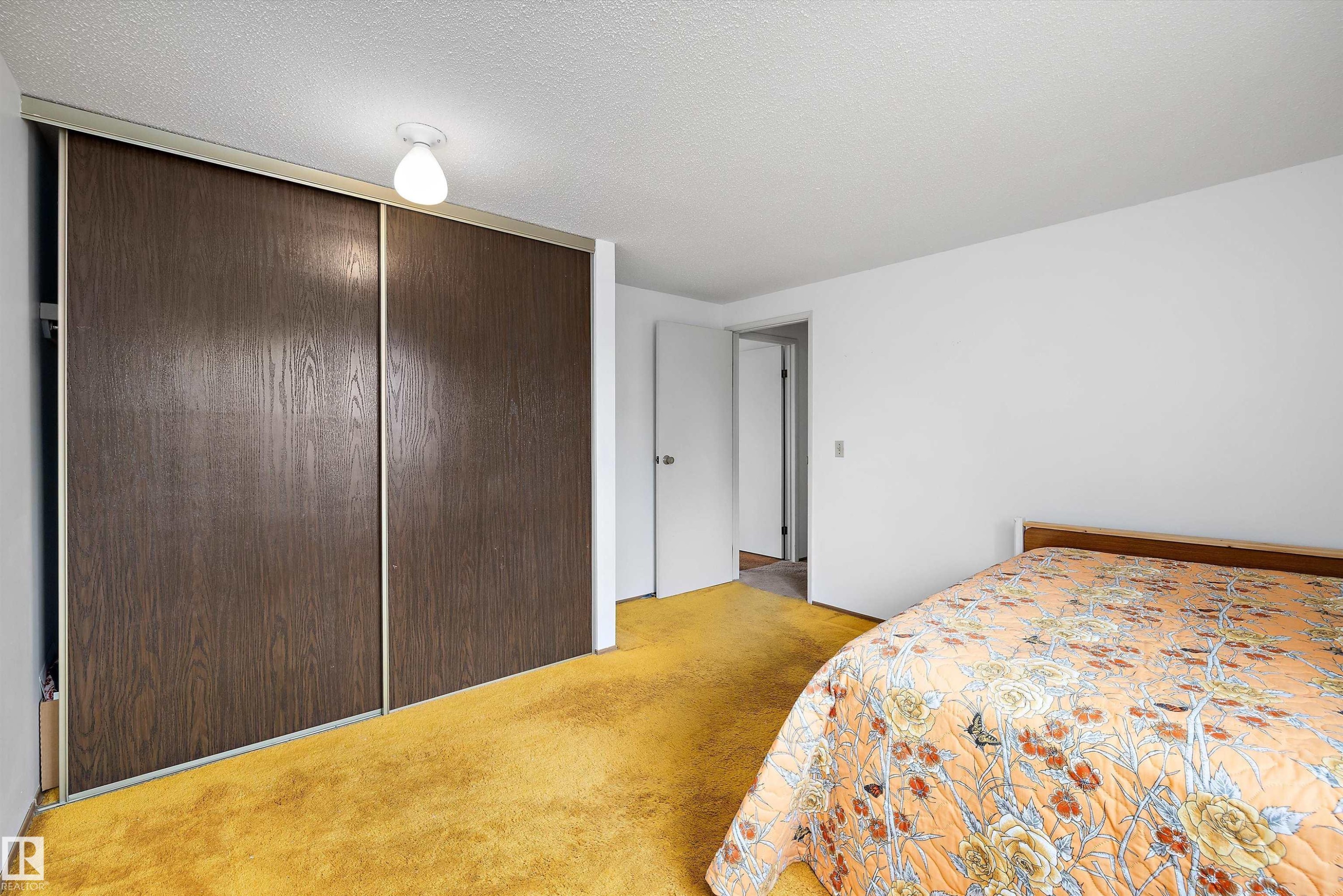 6816 40 Avenue, Edmonton, AB