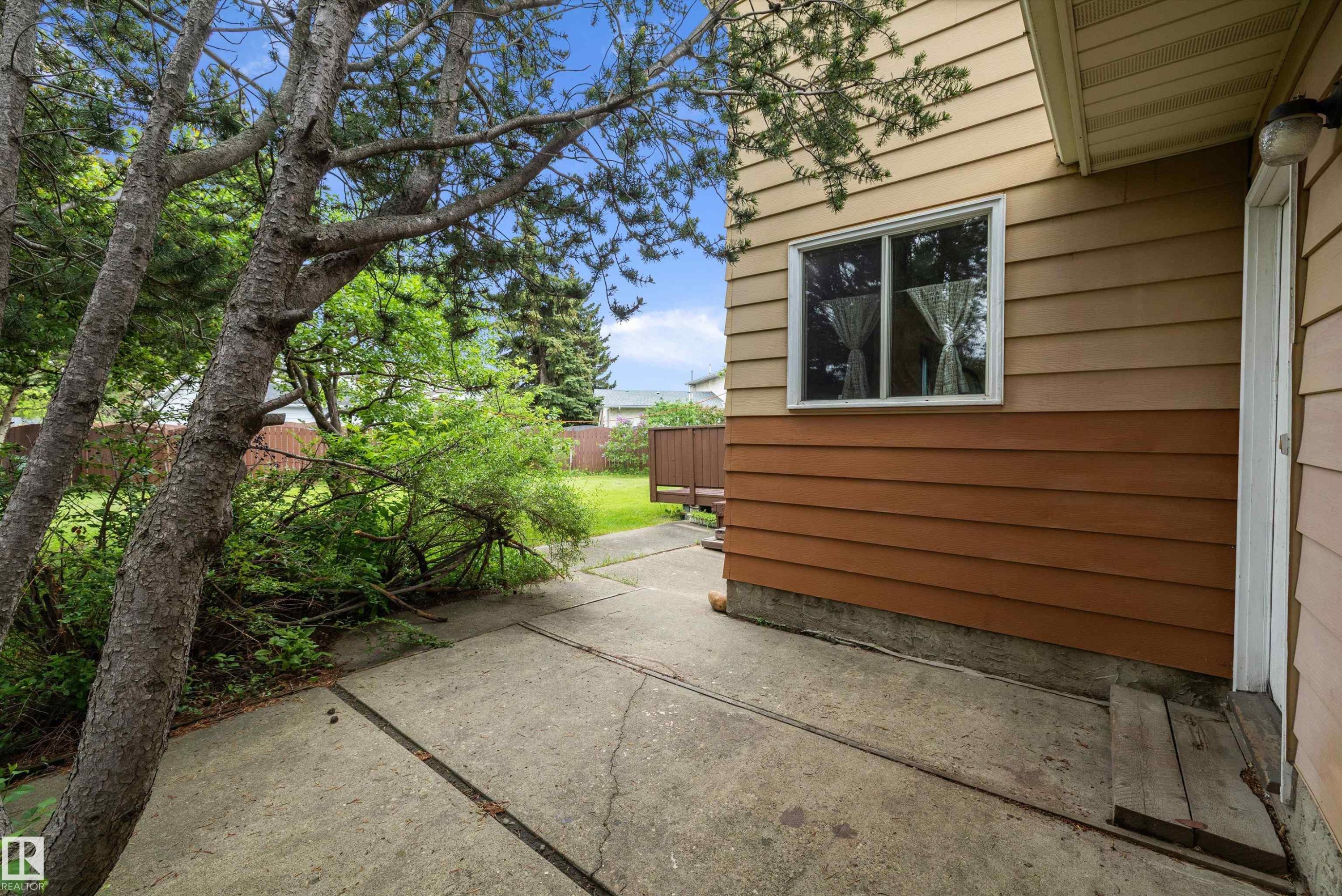 6816 40 Avenue, Edmonton, AB