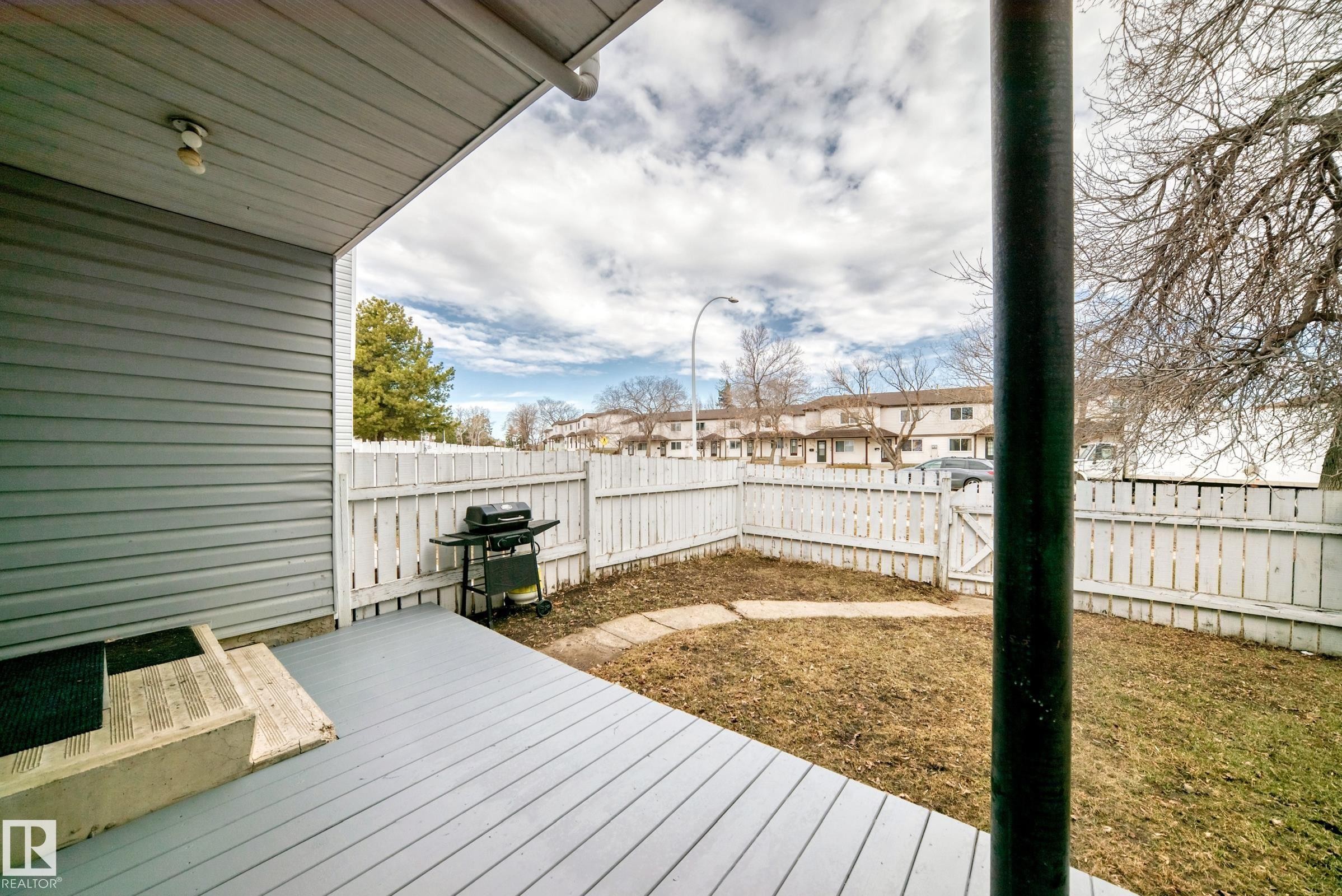 75 Amberly Court, Edmonton, AB
