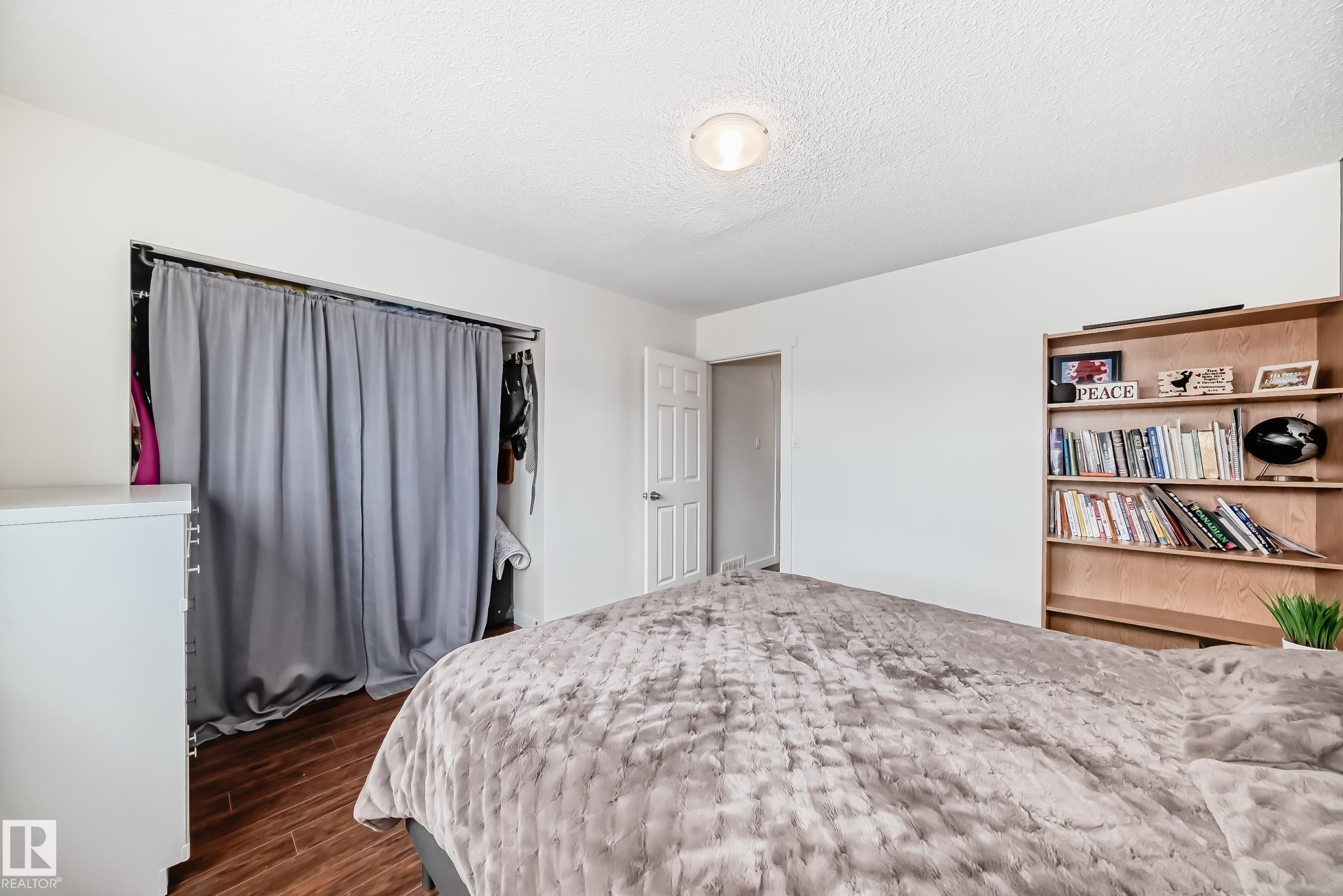 75 Amberly Court, Edmonton, AB