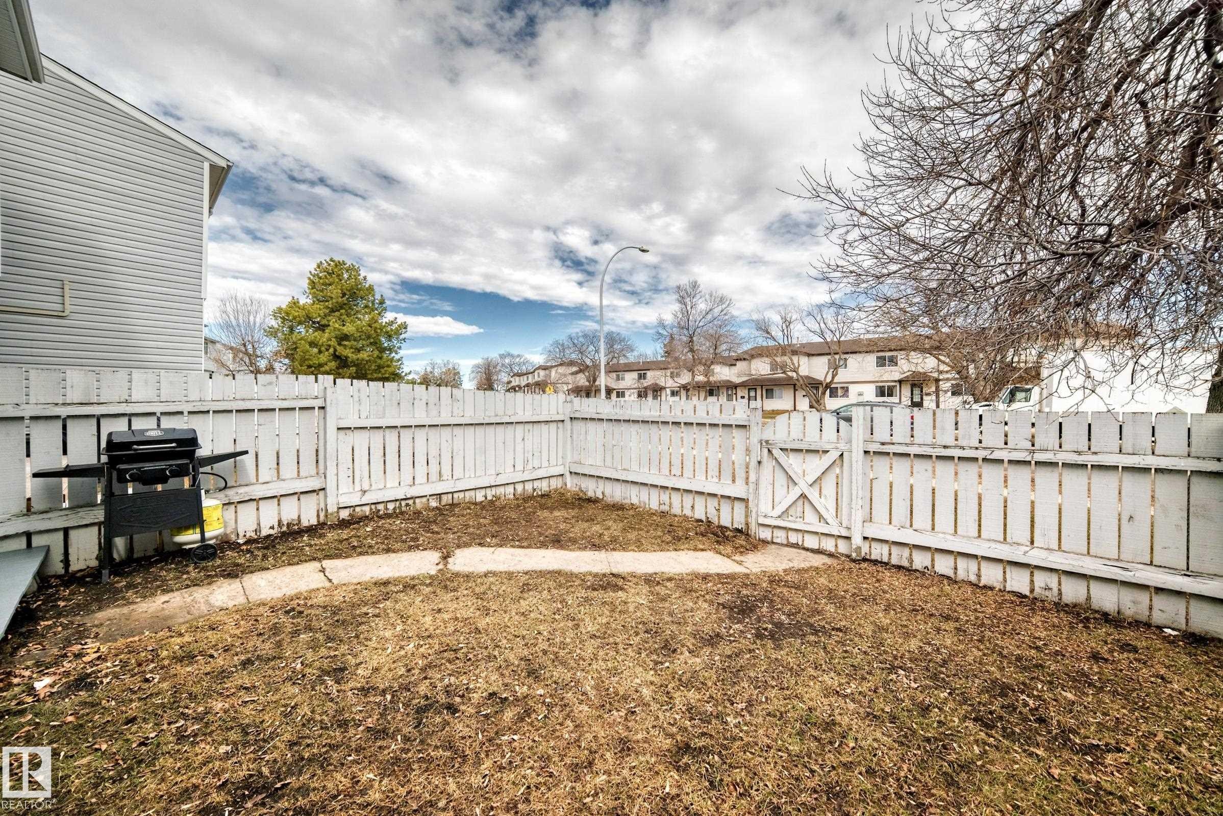 75 Amberly Court, Edmonton, AB