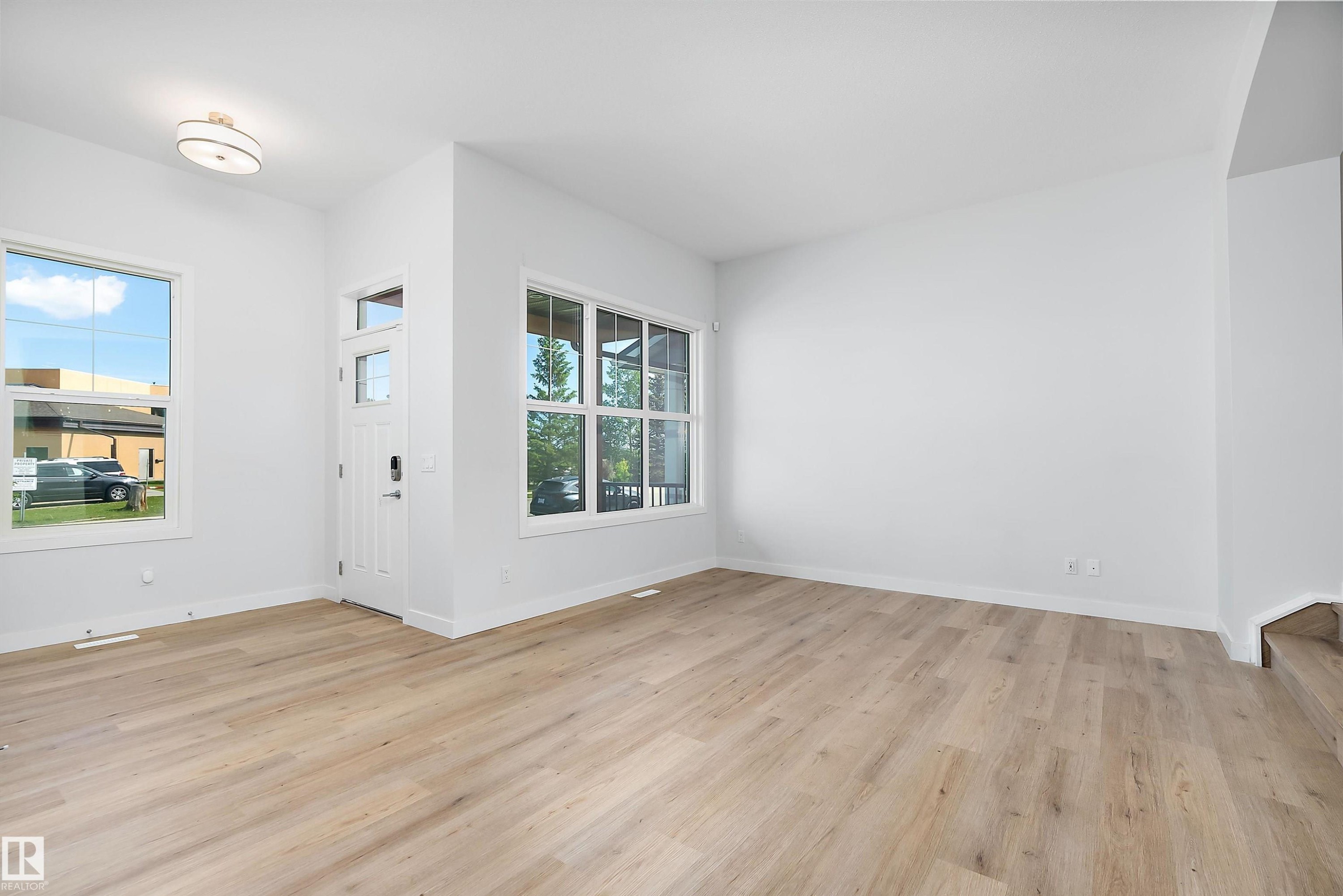 5275 Edgemont Boulevard Nw, Edmonton, AB - Indoor Photo Showing Other Room