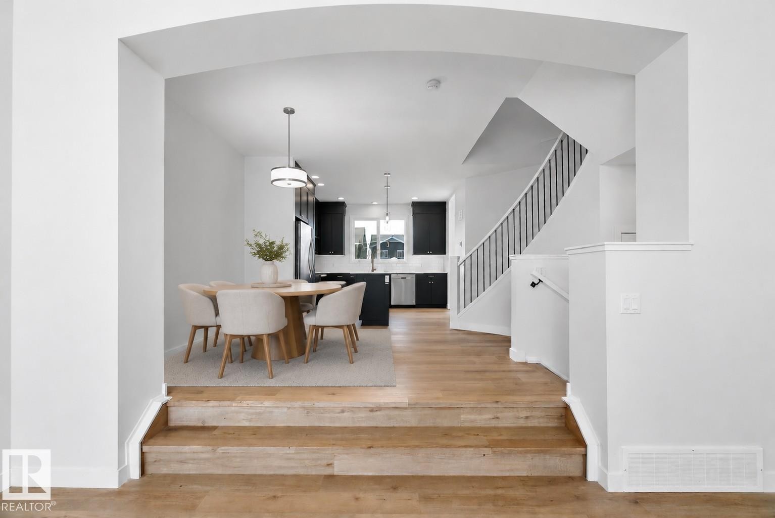 5275 Edgemont Boulevard Nw, Edmonton, AB - Indoor