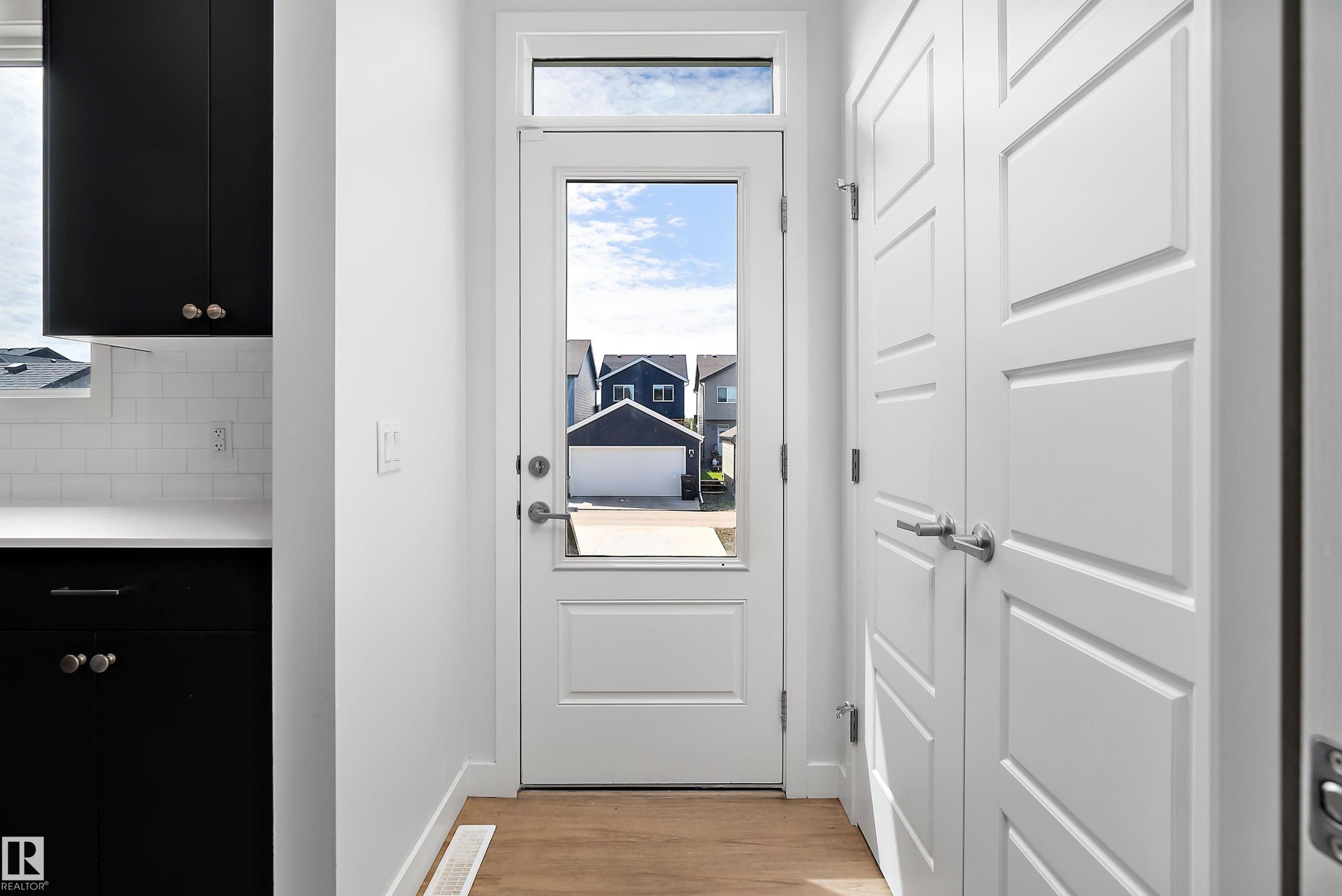 5275 Edgemont Boulevard Nw, Edmonton, AB - Indoor Photo Showing Other Room