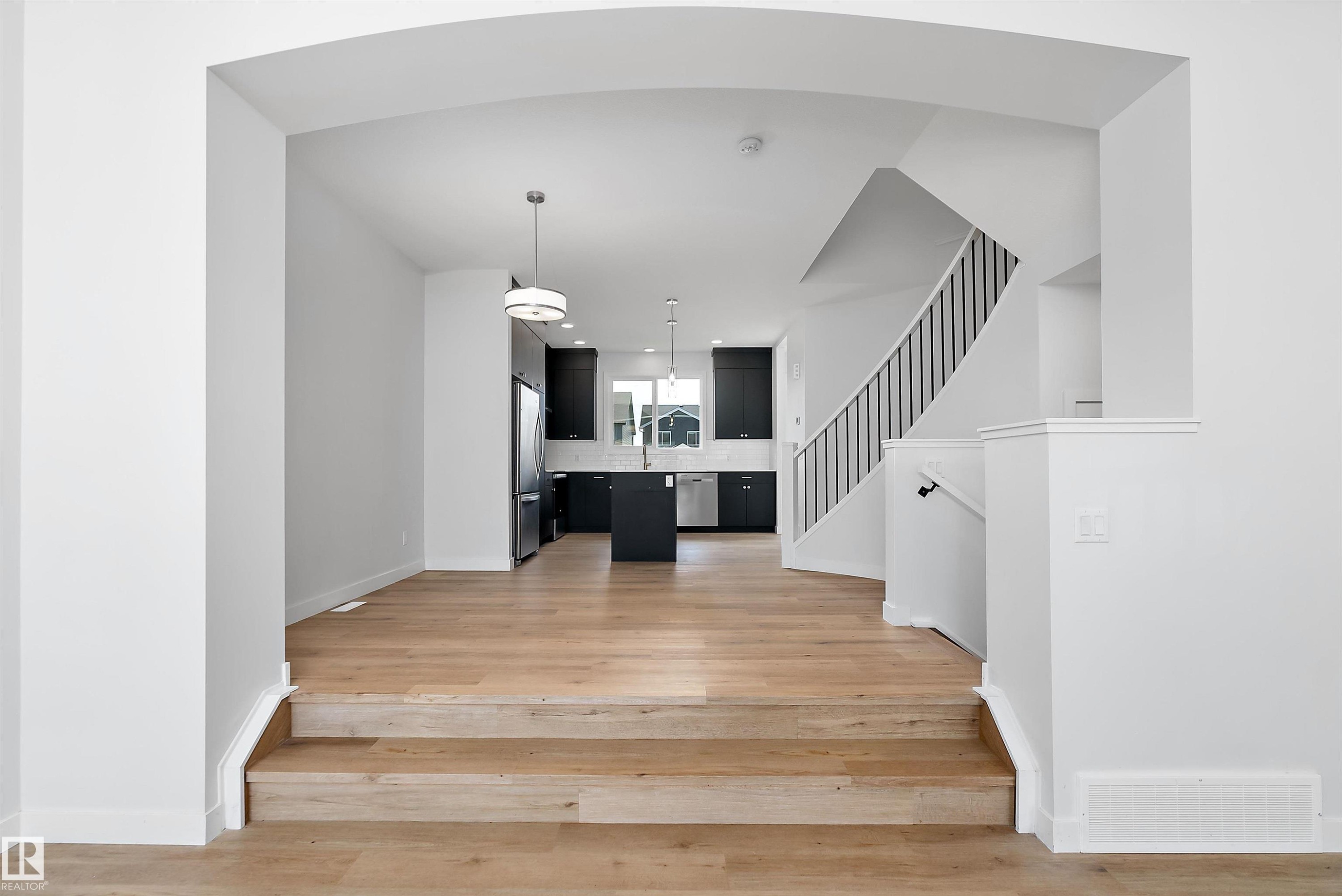 5275 Edgemont Boulevard Nw, Edmonton, AB - Indoor Photo Showing Other Room