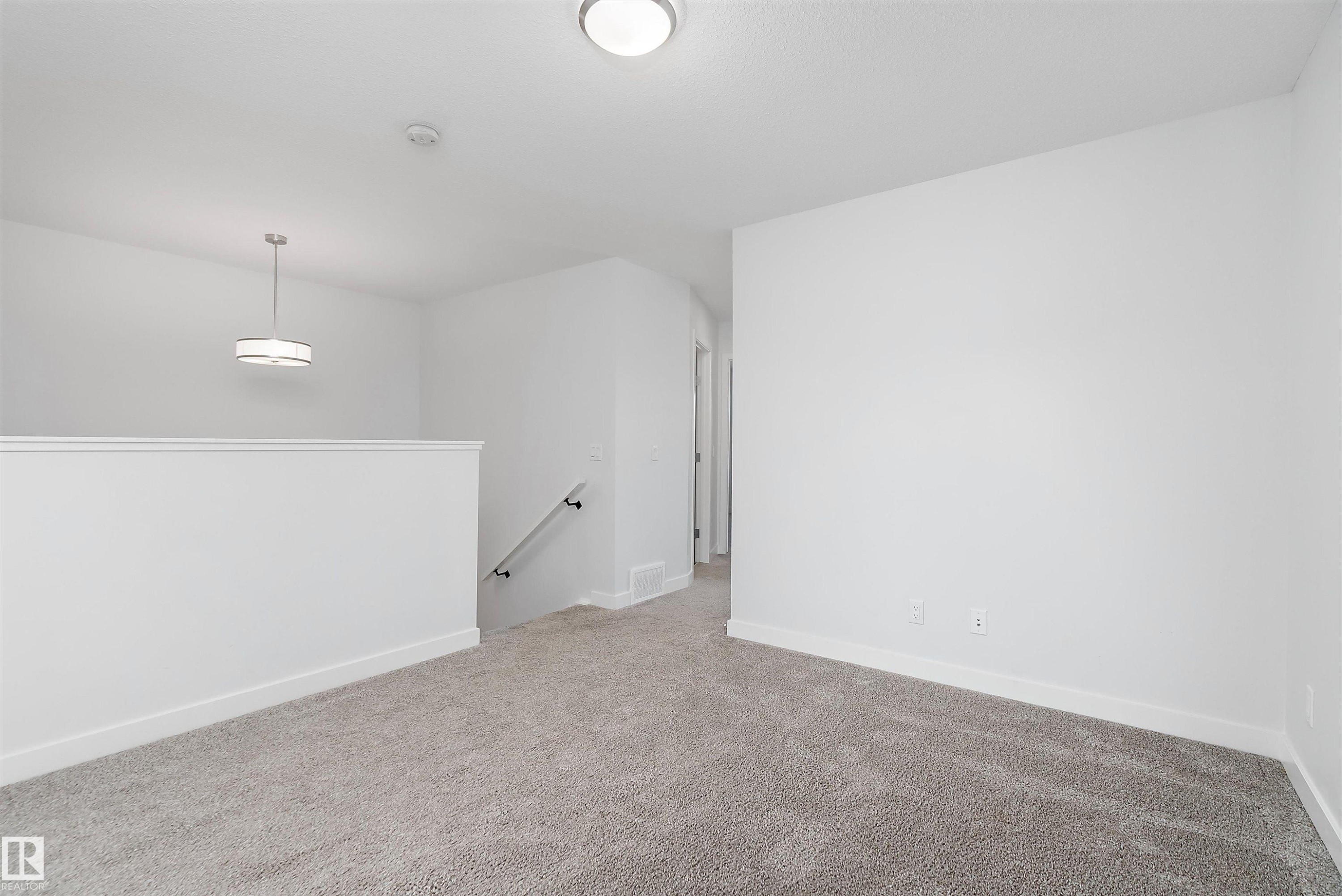 5275 Edgemont Boulevard Nw, Edmonton, AB - Indoor Photo Showing Other Room