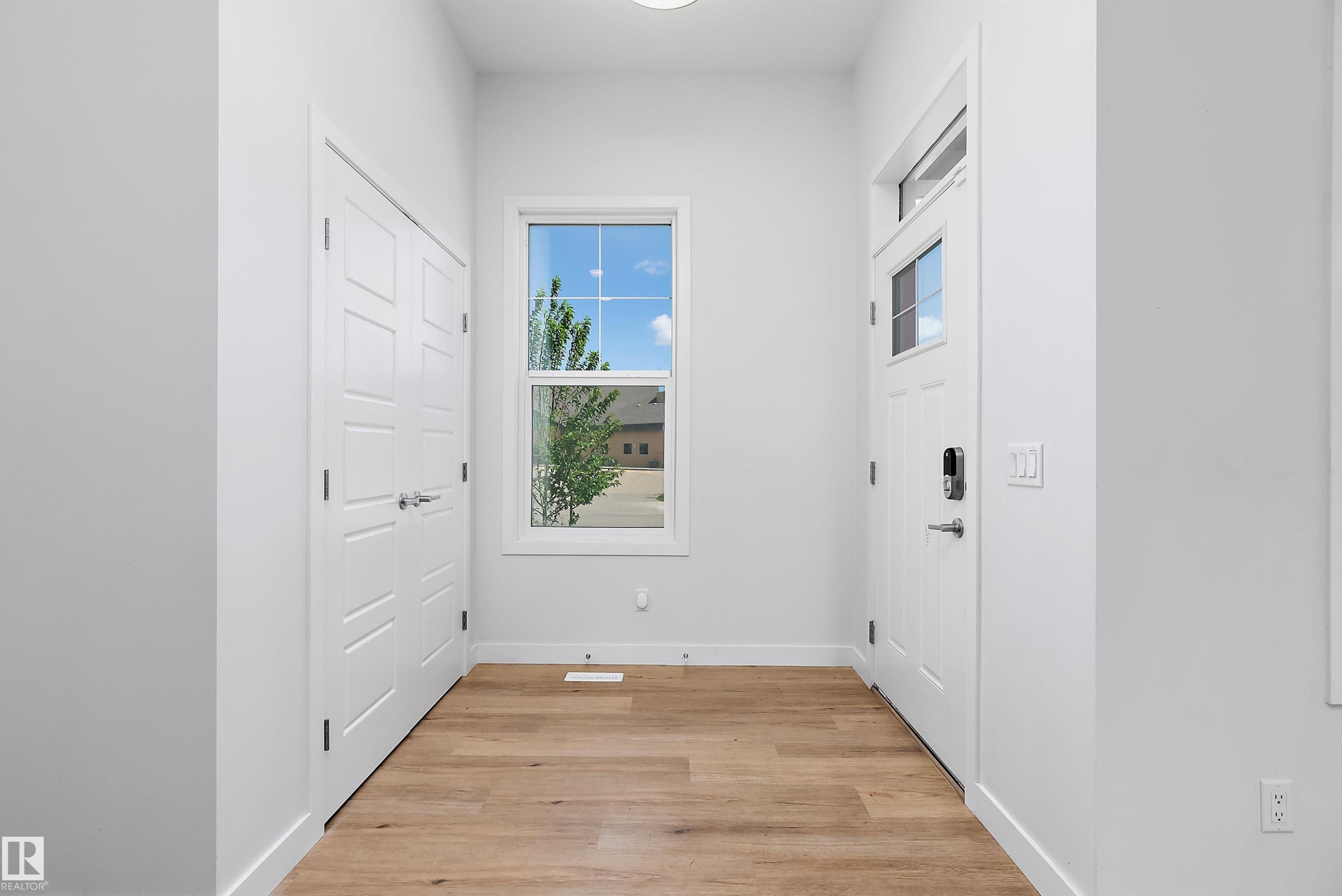 5275 Edgemont Boulevard Nw, Edmonton, AB - Indoor Photo Showing Other Room