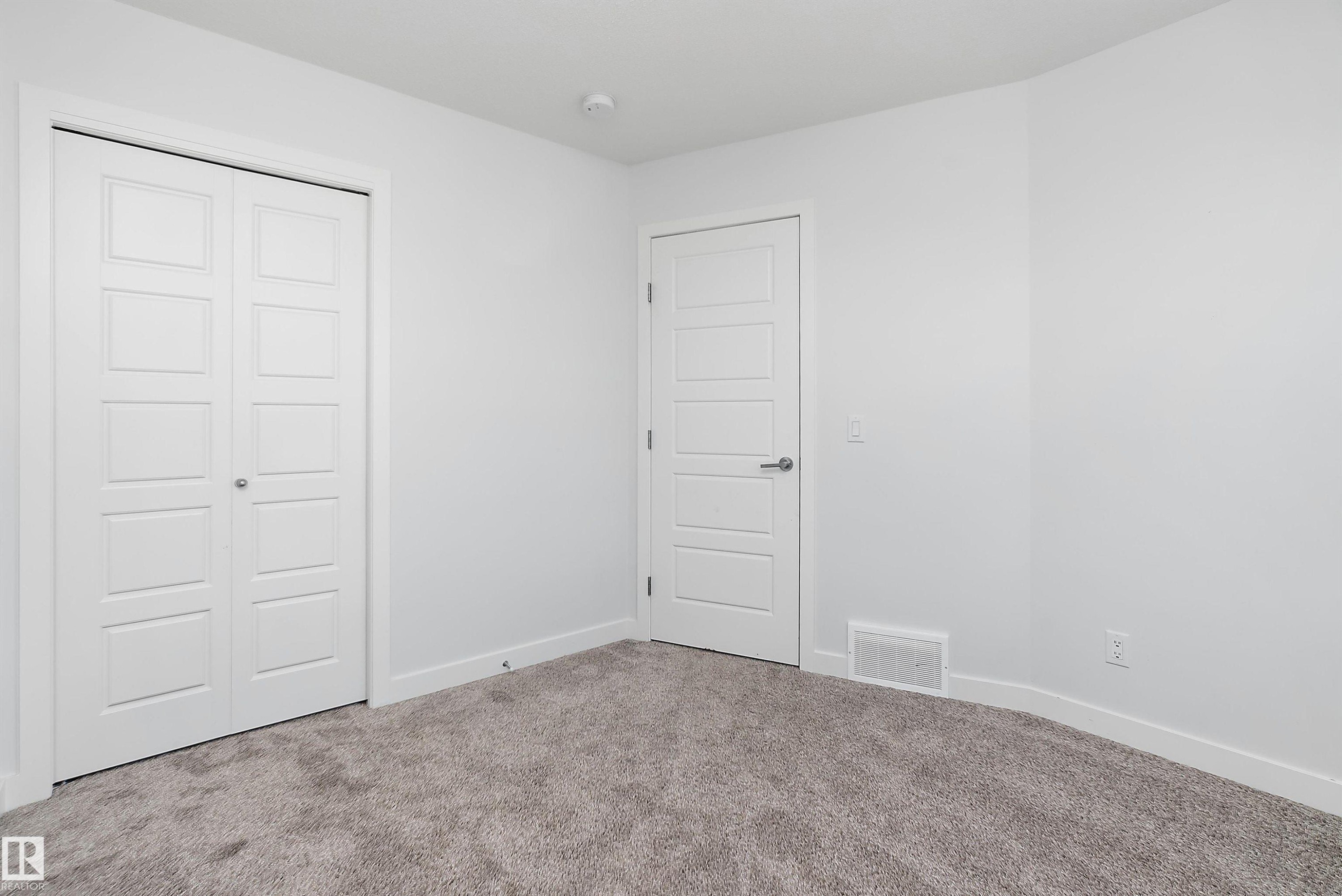 5275 Edgemont Boulevard Nw, Edmonton, AB - Indoor Photo Showing Other Room