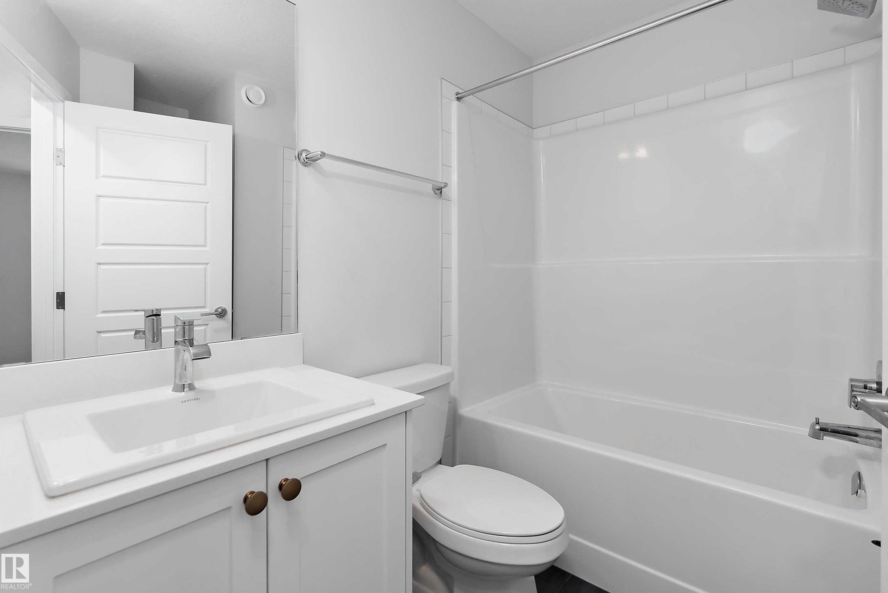 5275 Edgemont Boulevard Nw, Edmonton, AB - Indoor Photo Showing Bathroom