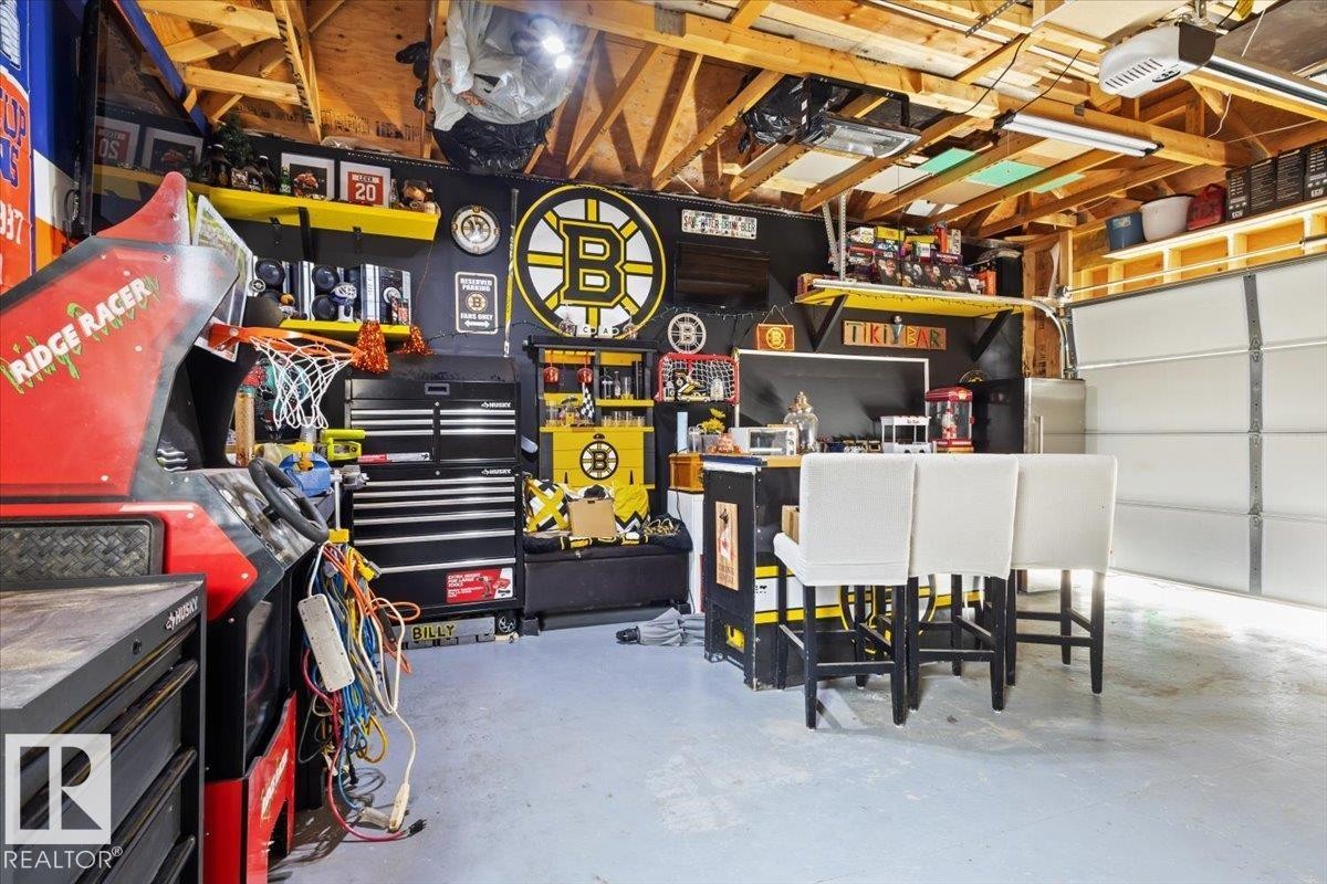 5213 22 Avenue Sw, Edmonton, AB - Indoor