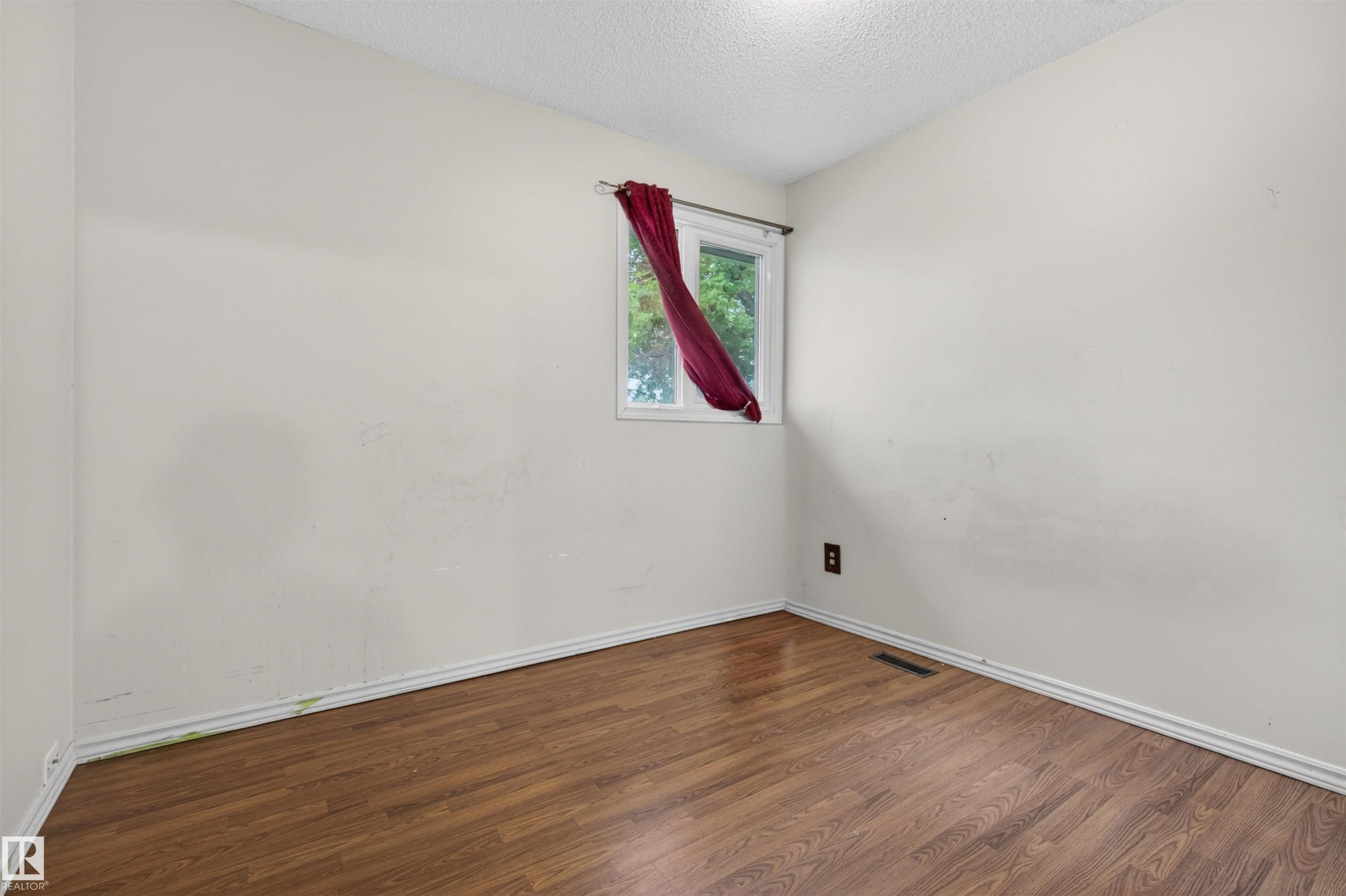 1 4275 76 Street, Edmonton, AB
