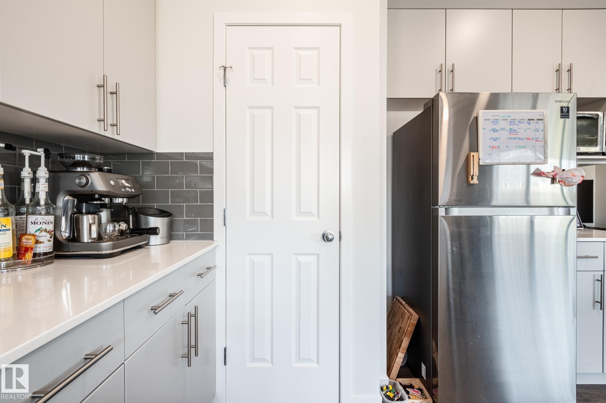 Kitchen - 17562 63A Street, Edmonton, AB