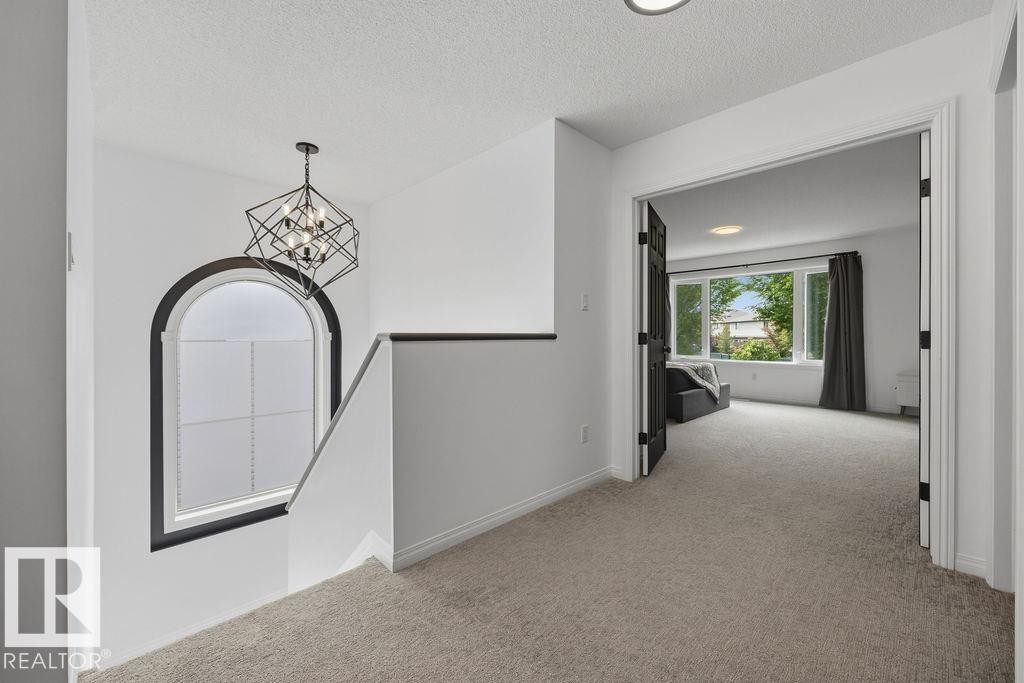 1892 Robertson Crescent, Edmonton, AB