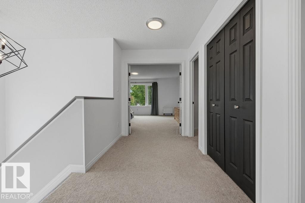 1892 Robertson Crescent, Edmonton, AB