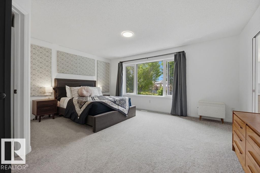 1892 Robertson Crescent, Edmonton, AB